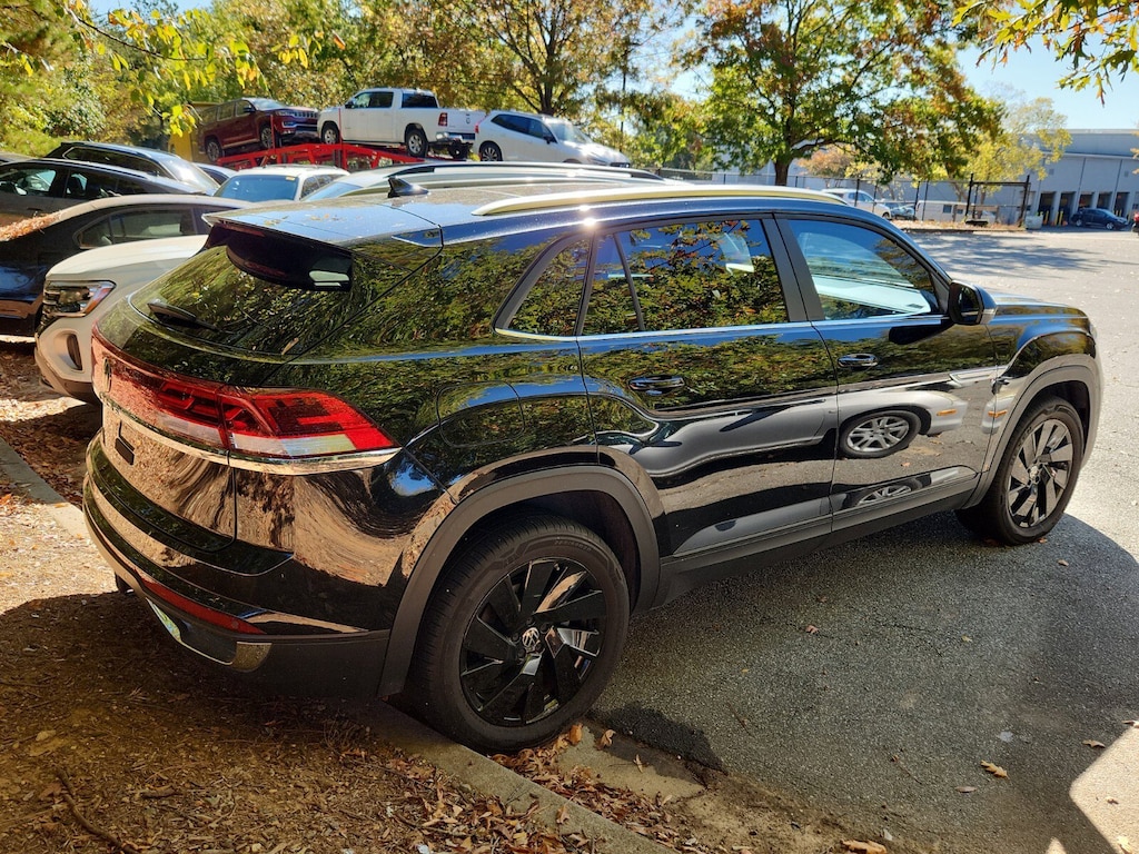 Certified 2024 Volkswagen Atlas Cross Sport 2.0T SE w/Technology SUV