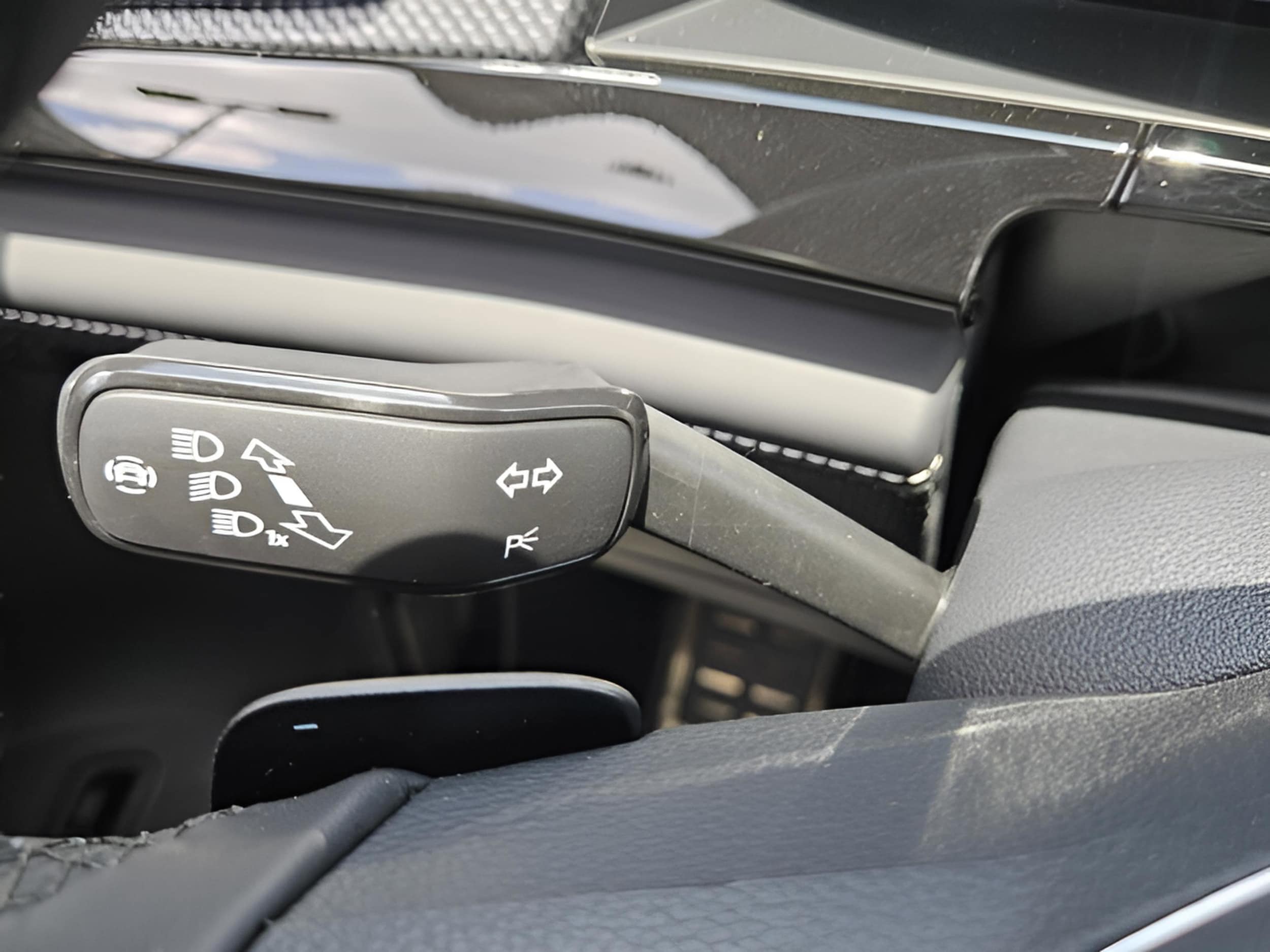 2025 Volkswagen Atlas Cross Sport SEL Premium R-LINE - Photo 20