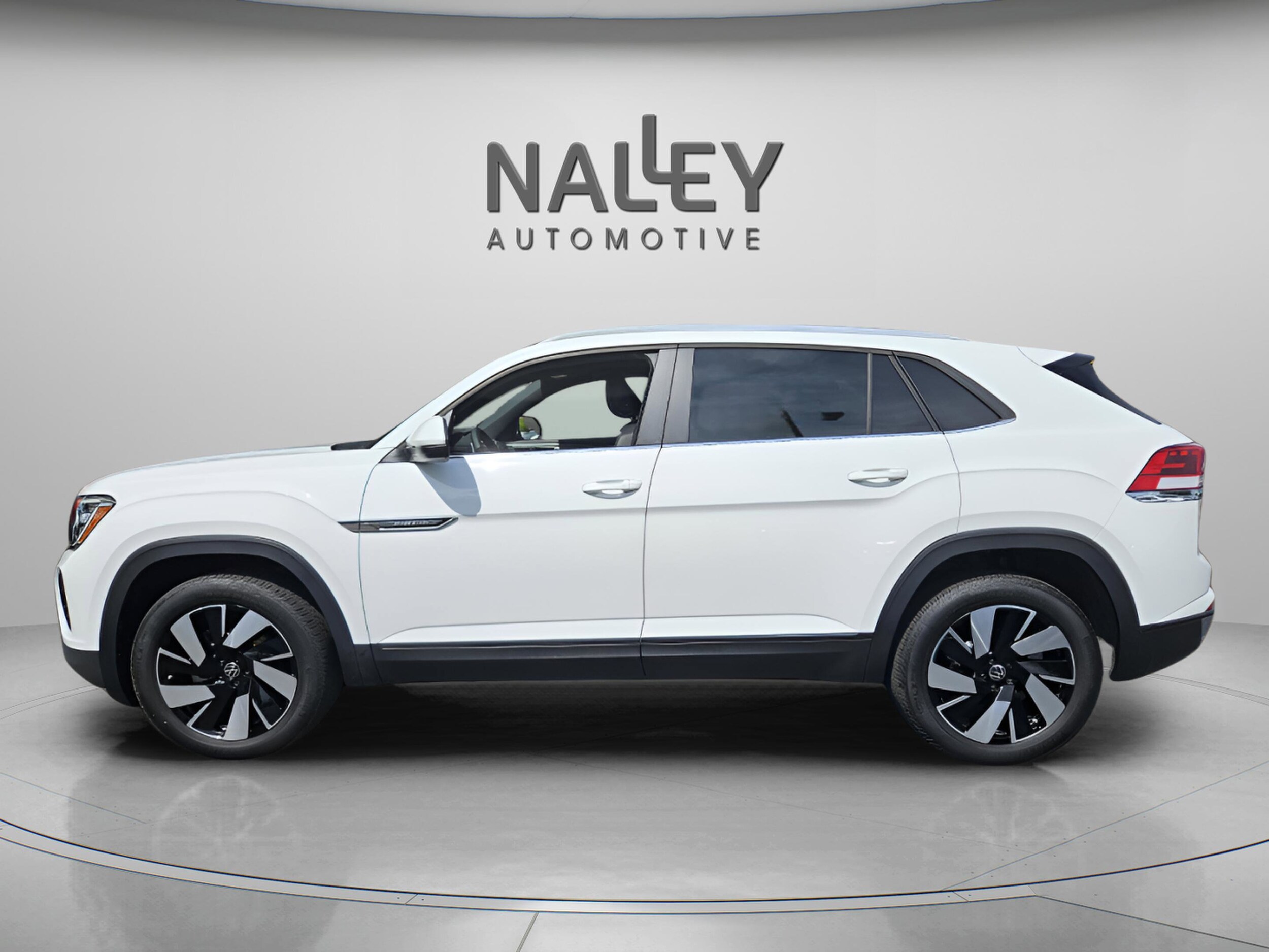 2024 Volkswagen Atlas Cross Sport SE Technology photo 2