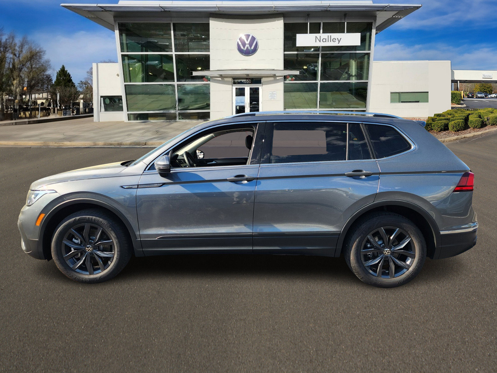 Used 2024 Volkswagen Tiguan SE with VIN 3VV3B7AX2RM136508 for sale in Alpharetta, GA