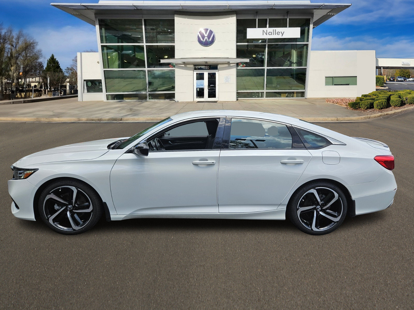 Used 2022 Honda Accord Sport SE with VIN 1HGCV1F41NA026947 for sale in Northfield, Minnesota