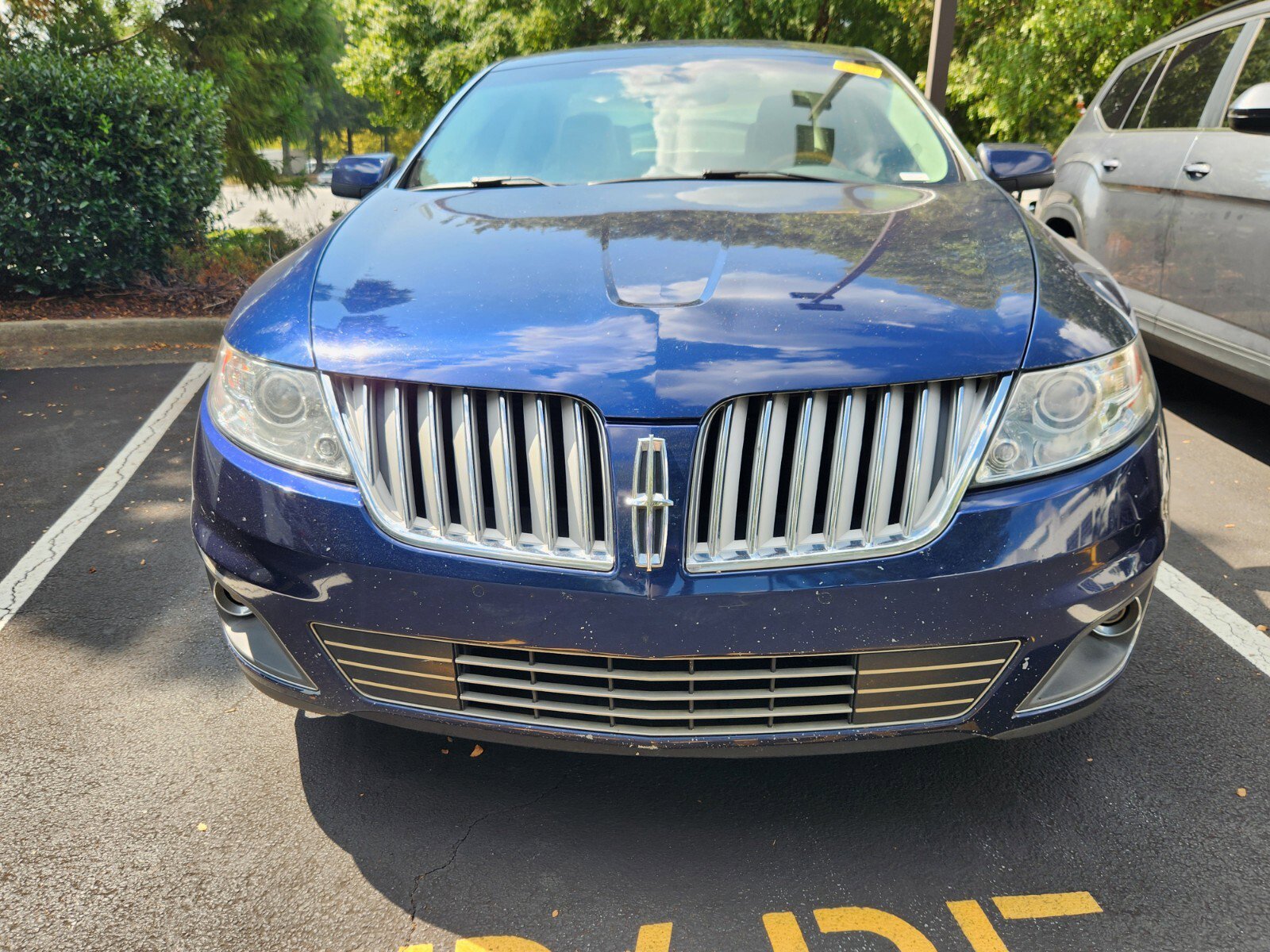 2012 Lincoln MKS Base photo 2