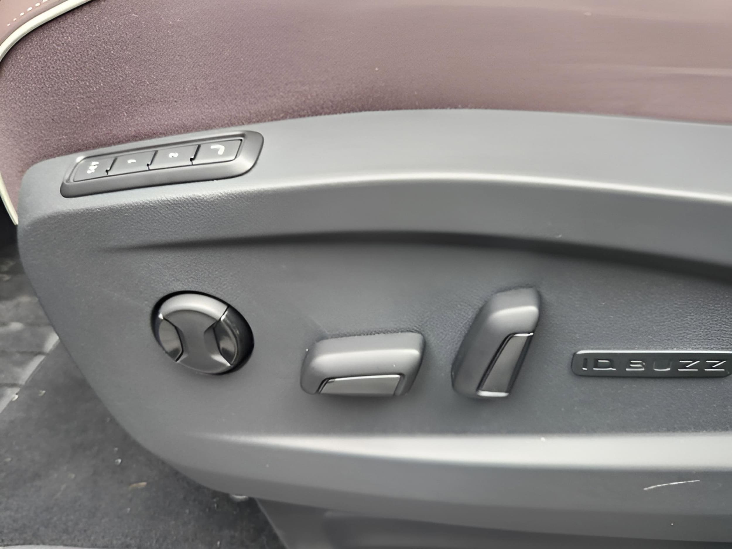 2025 Volkswagen ID. Buzz PRO S - Photo 14