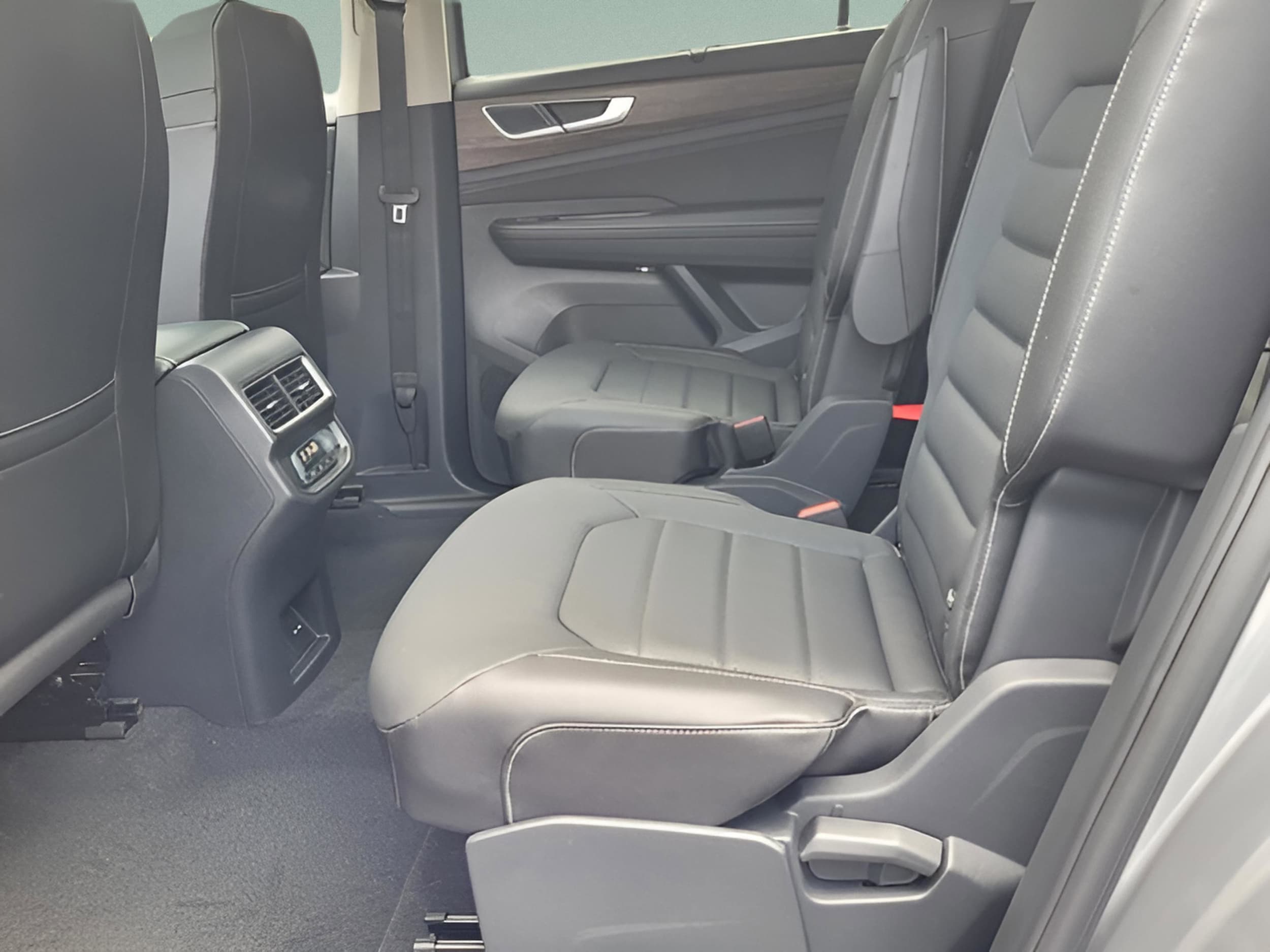 2026 Volkswagen Atlas SEL - Photo 10