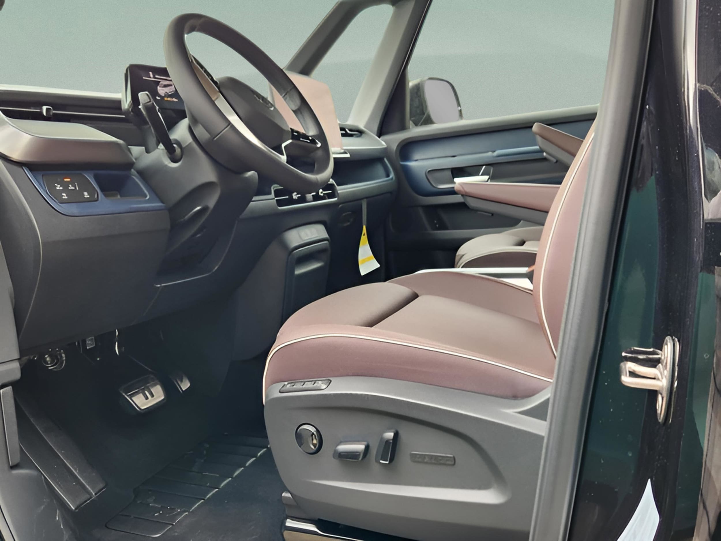 2025 Volkswagen ID. Buzz PRO S - Photo 8