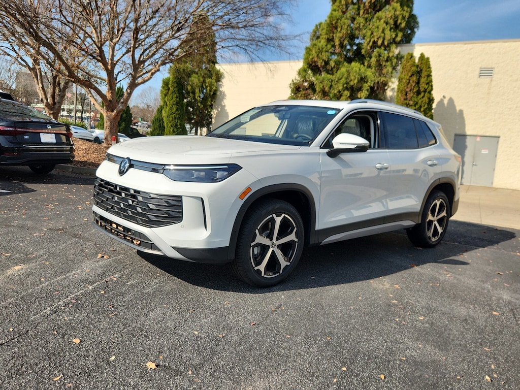 New 2025 Volkswagen Tiguan 2.0T SE SUV