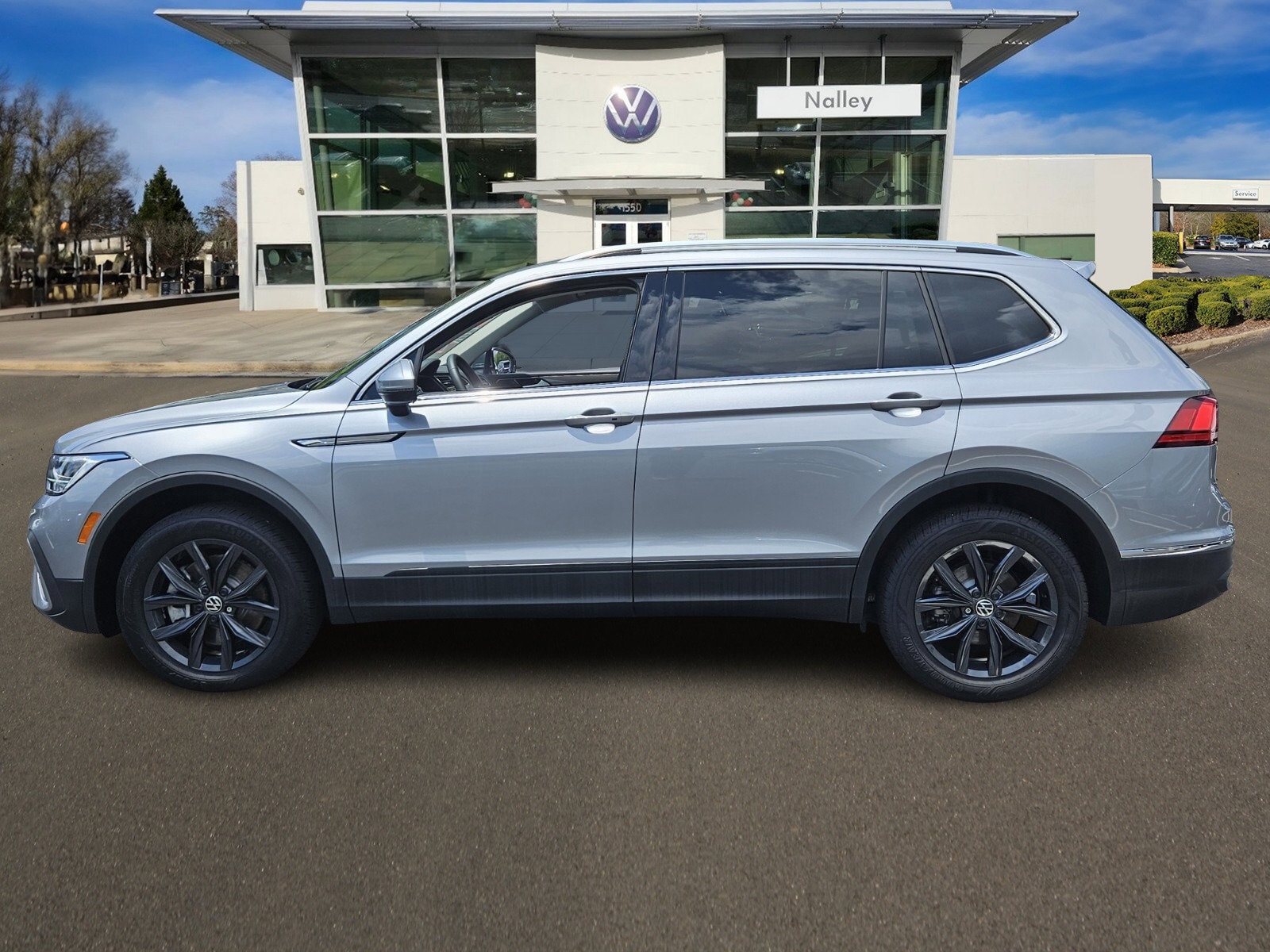 Used 2024 Volkswagen Tiguan SE with VIN 3VV3B7AX6RM119257 for sale in Alpharetta, GA