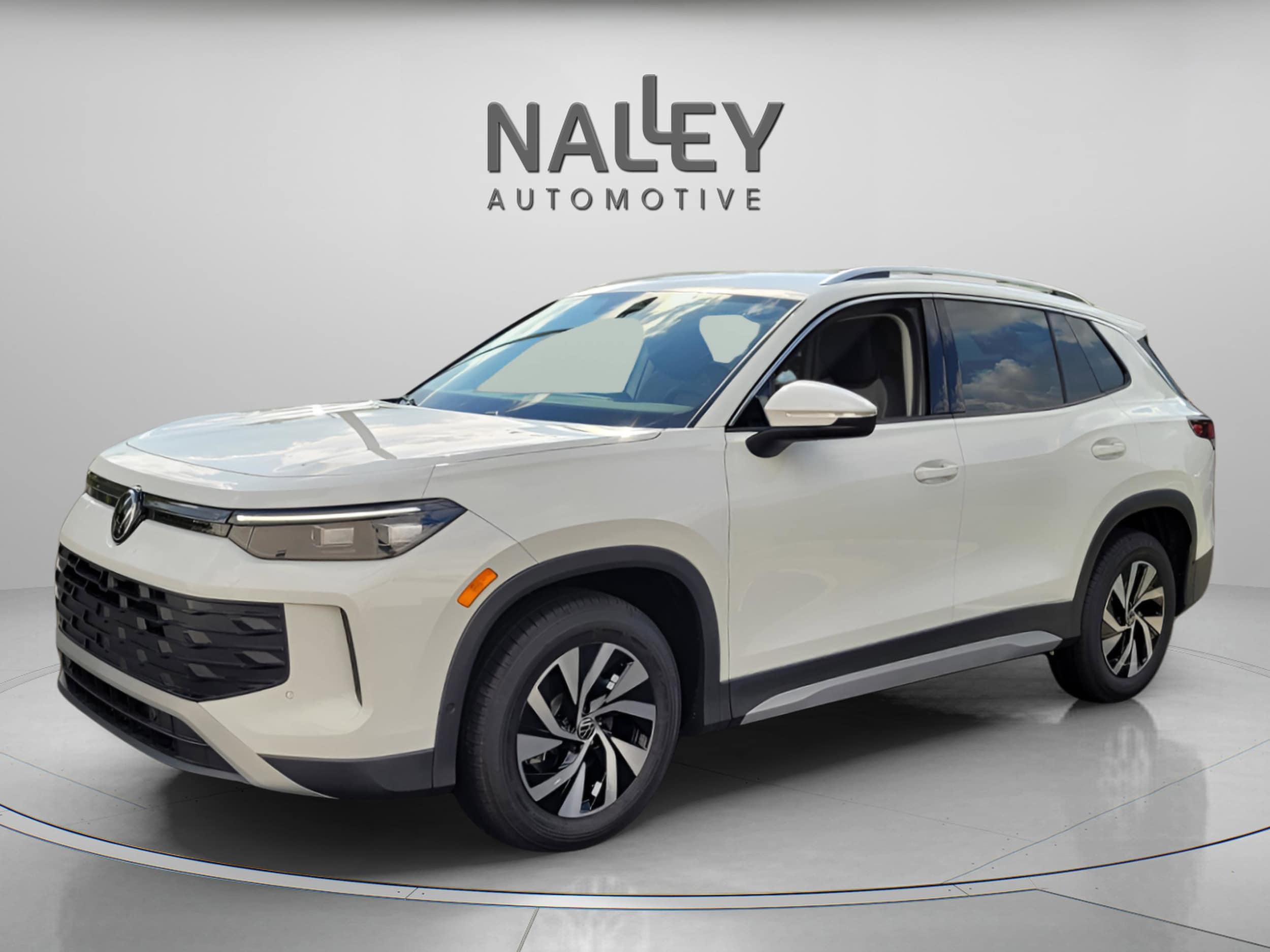 2025 Volkswagen Tiguan S's photo