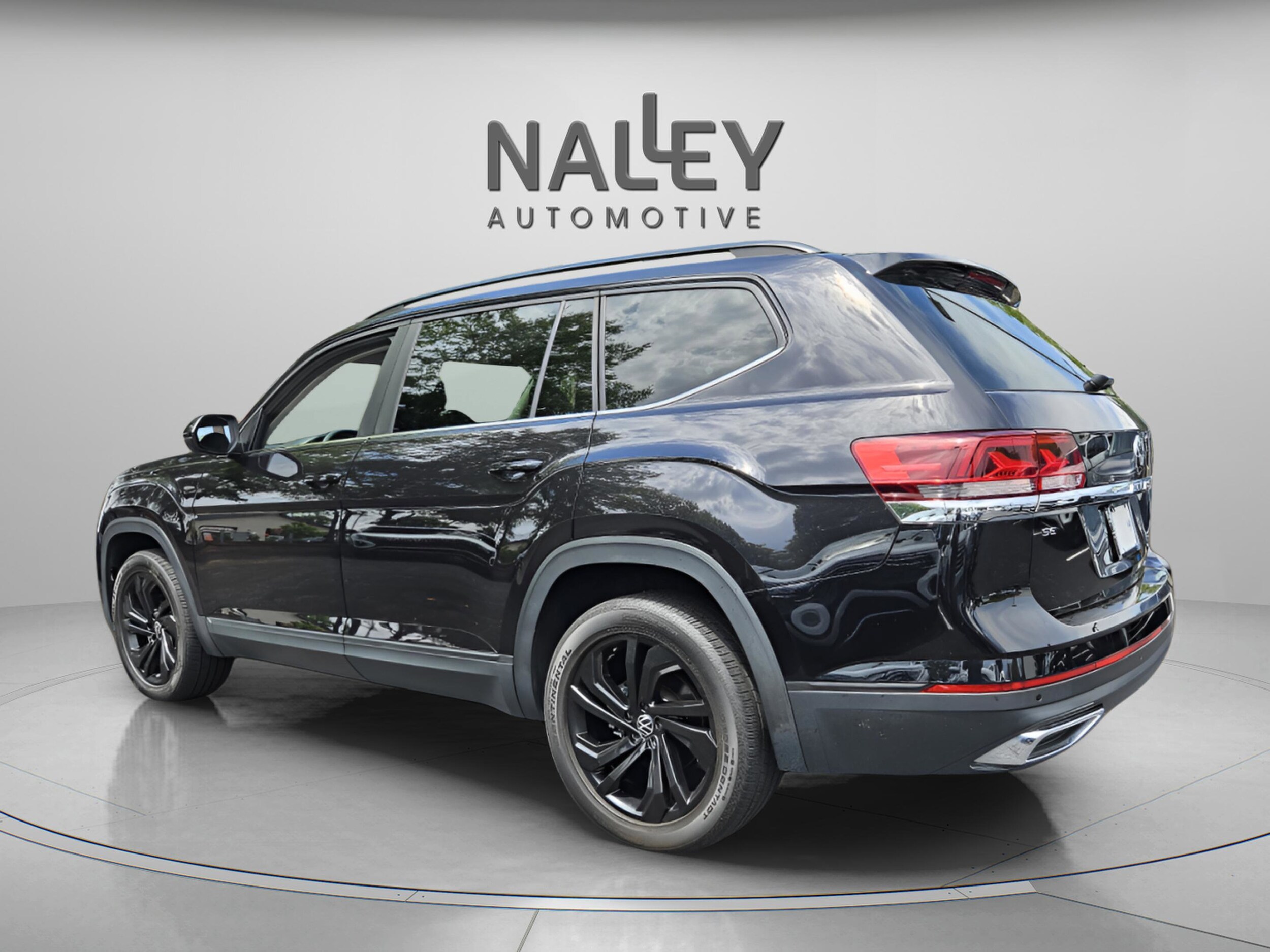2022 Volkswagen Atlas SE Technology photo 2