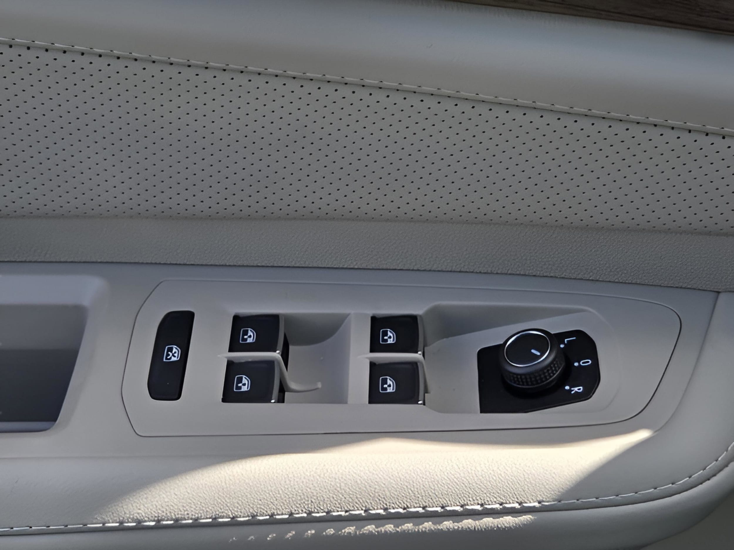 2026 Volkswagen Atlas SE w/Tech - Photo 21