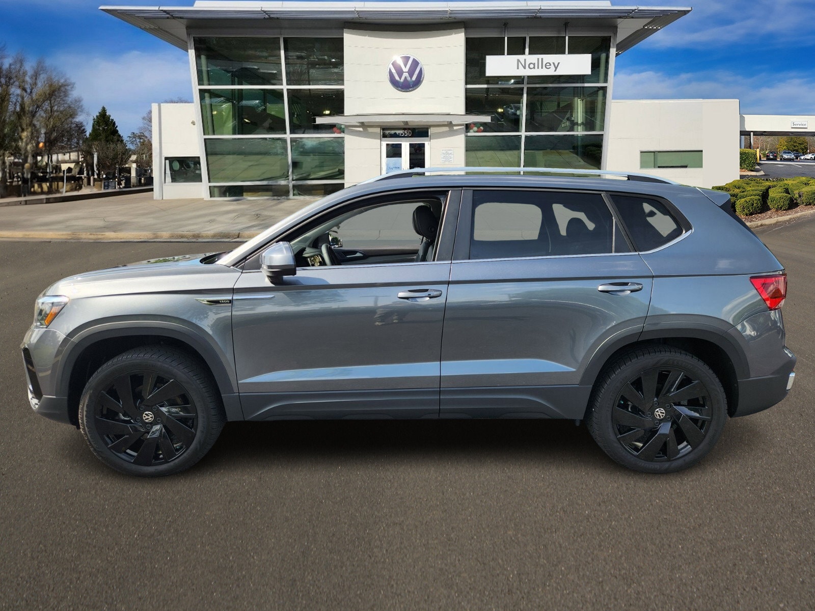 Used 2024 Volkswagen Taos SE with VIN 3VVVX7B20RM096877 for sale in Alpharetta, GA