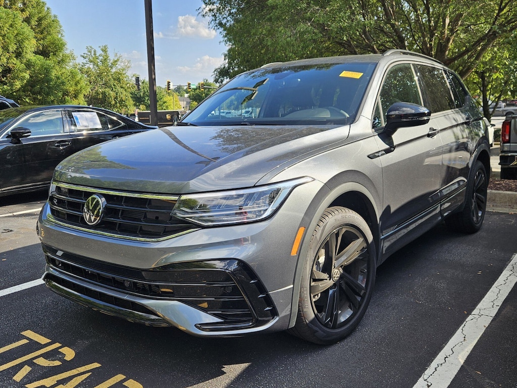 Used 2023 Volkswagen Tiguan SE R-Line Black SUV
