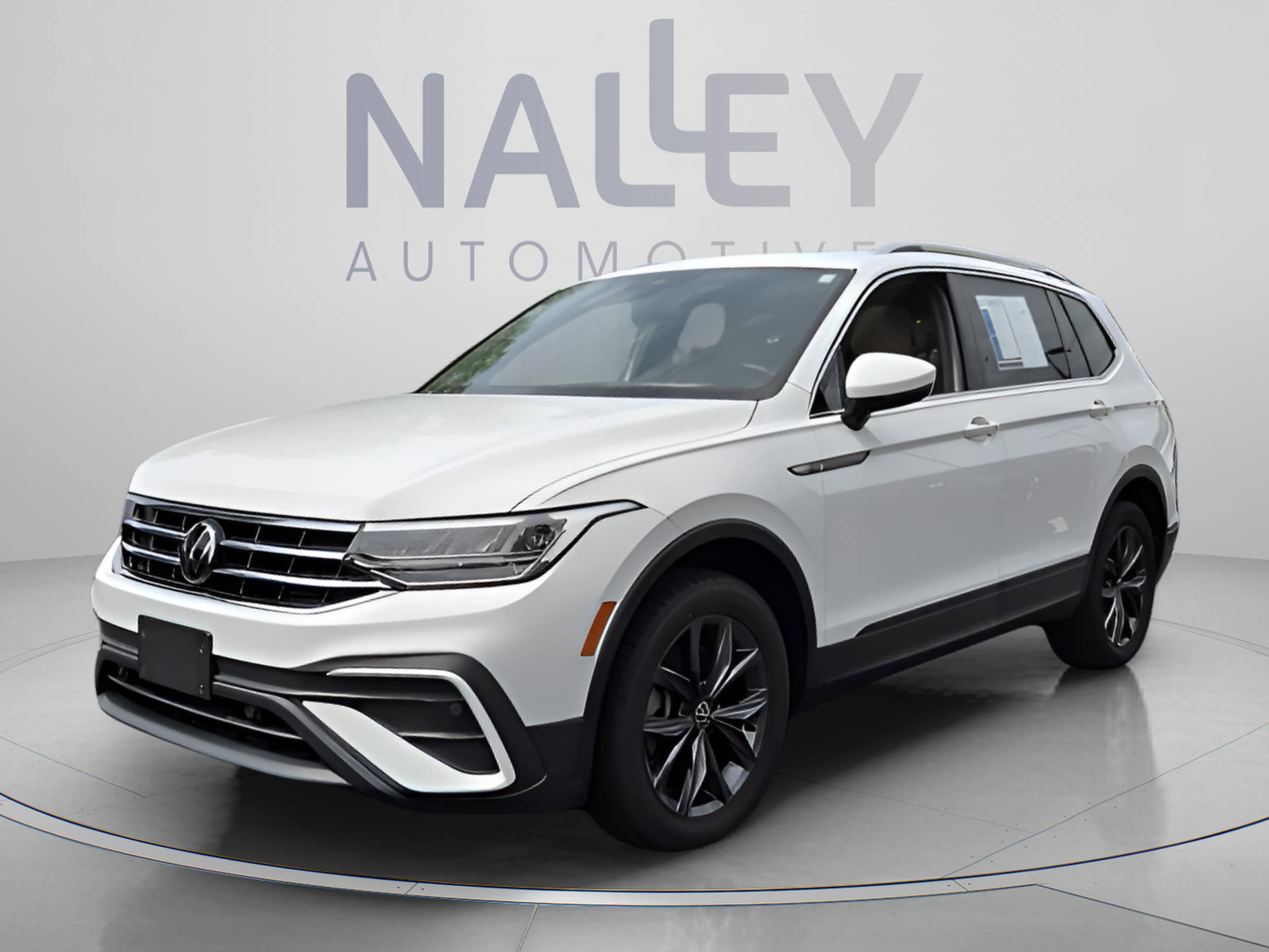 2022 Volkswagen Tiguan 2.0T SE's photo