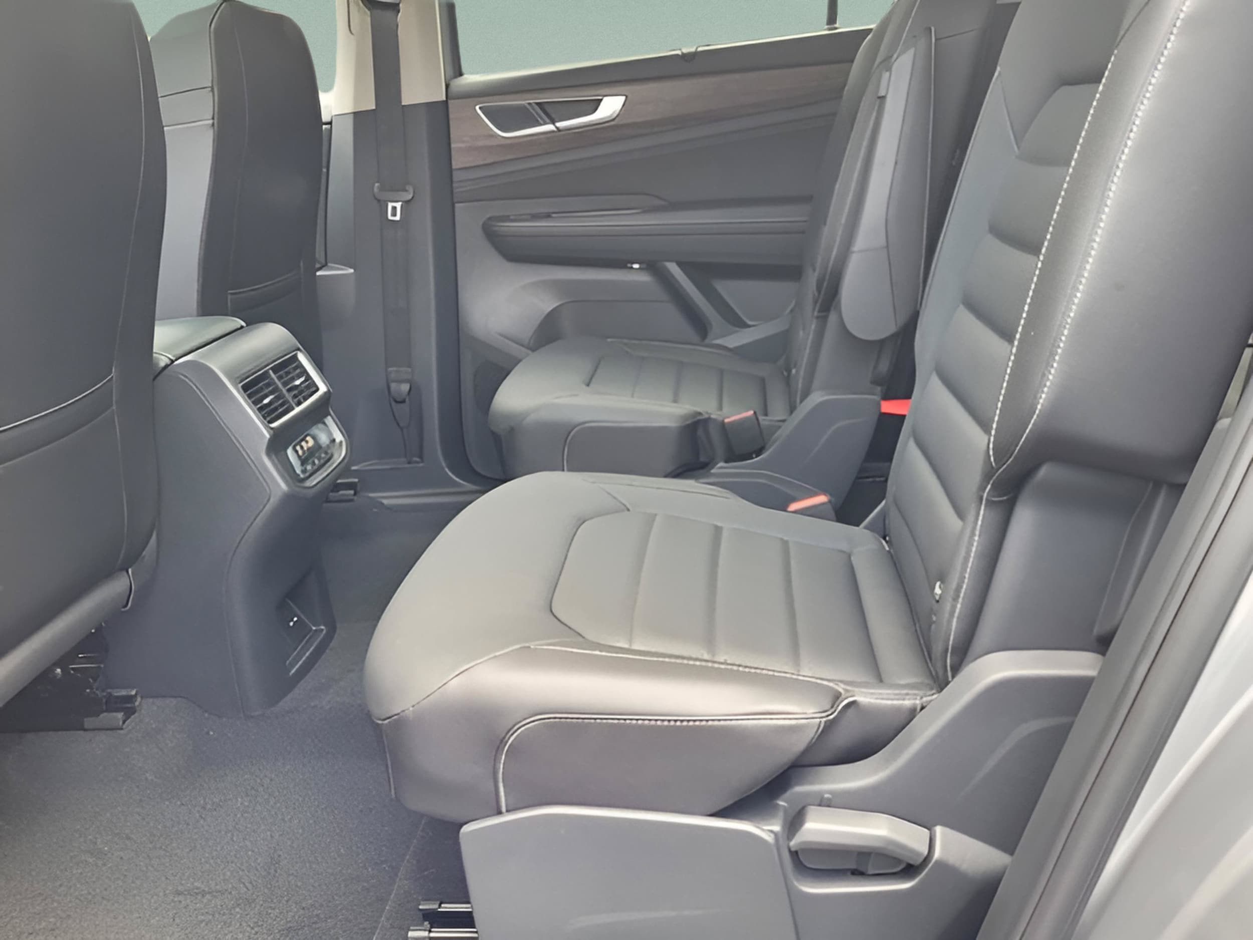 2026 Volkswagen Atlas SEL - Photo 9