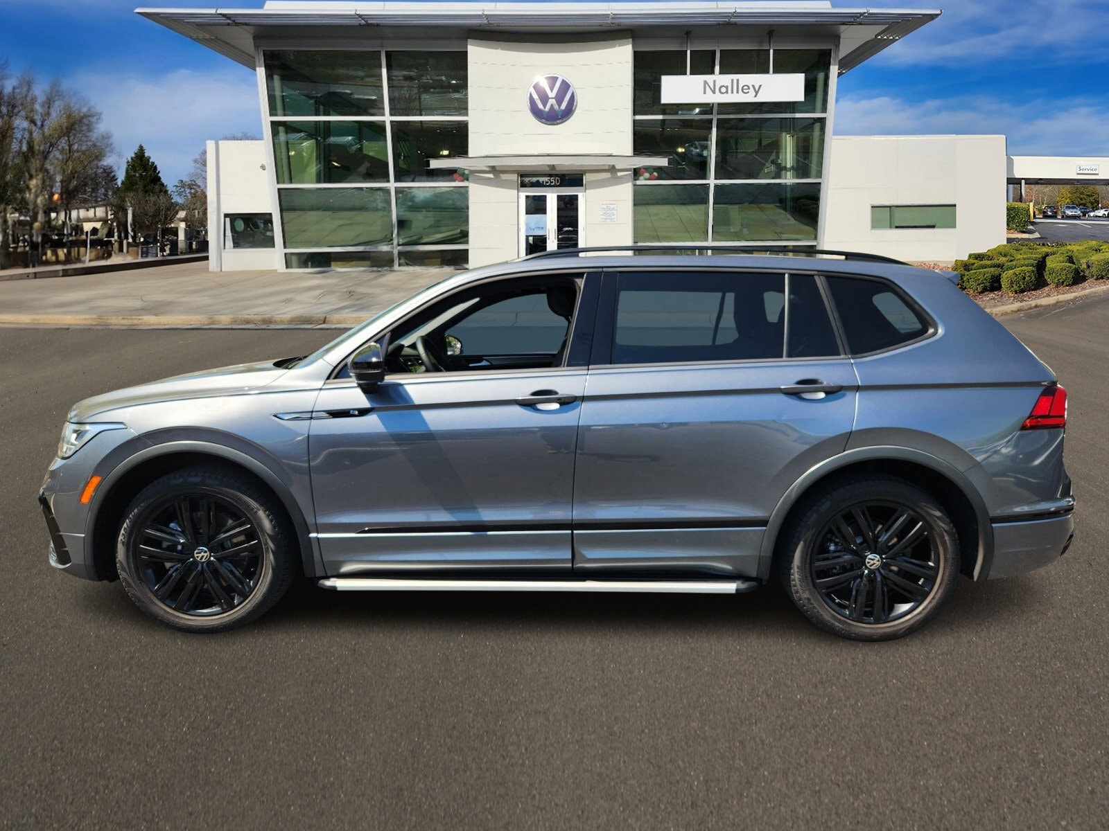 Used 2022 Volkswagen Tiguan SE R-LINE BLACK with VIN 3VVCB7AX0NM014854 for sale in Alpharetta, GA
