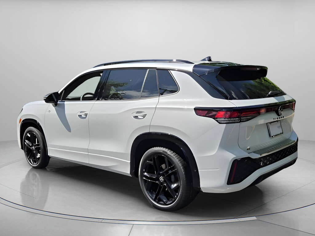 New 2026 Volkswagen Tiguan 2.0T SE R-Line Black SUV