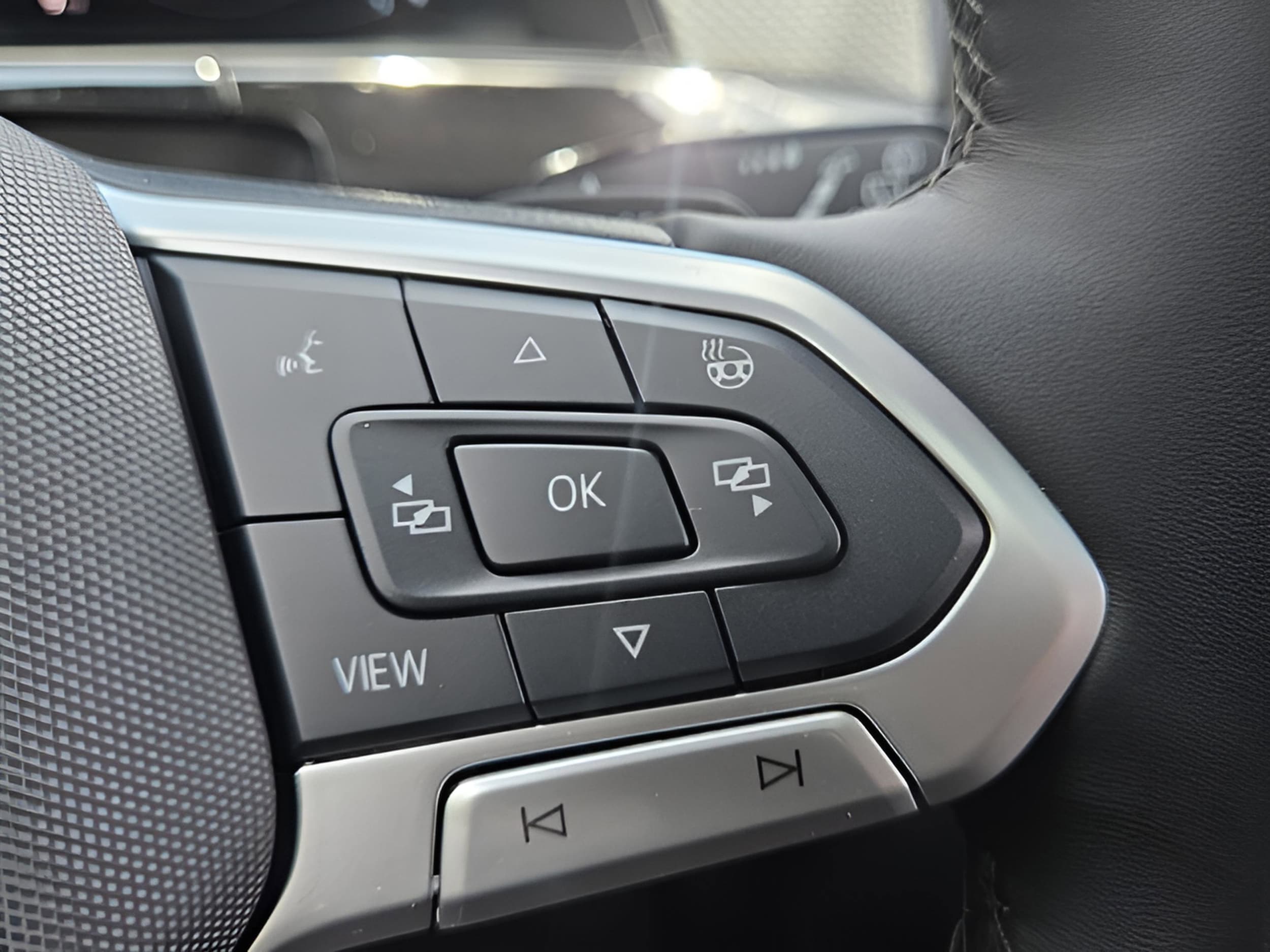 2025 Volkswagen Atlas Cross Sport SEL Premium R-LINE - Photo 18