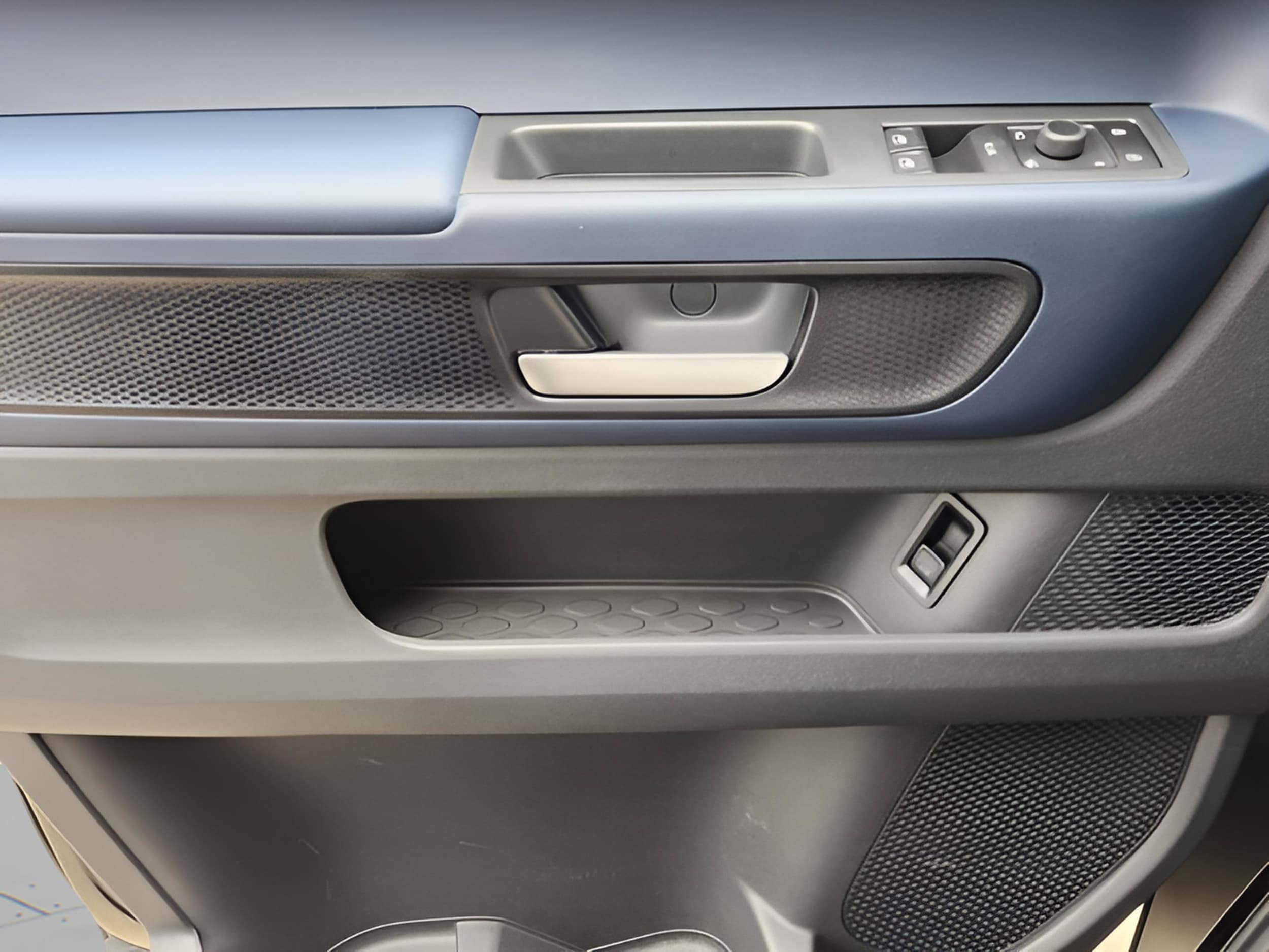 2025 Volkswagen ID. Buzz Pro S - Photo 13