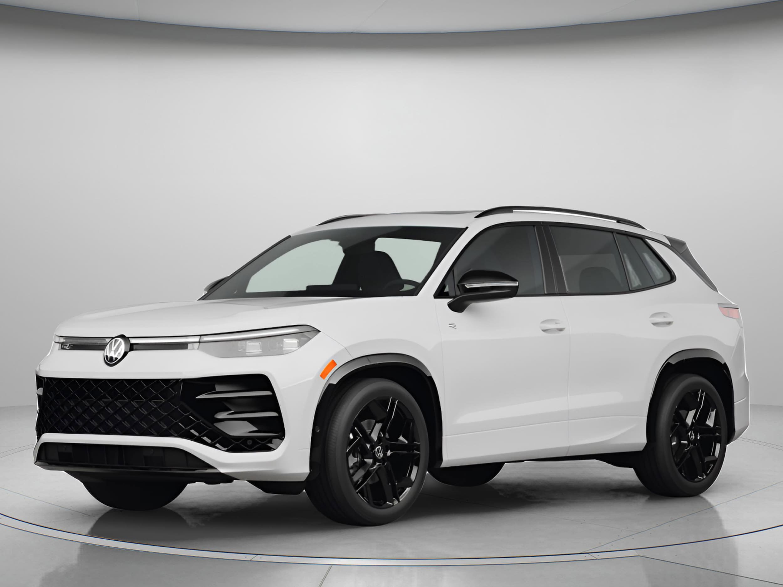 2026 Volkswagen Tiguan 2.0T SE R-Line Black's photo
