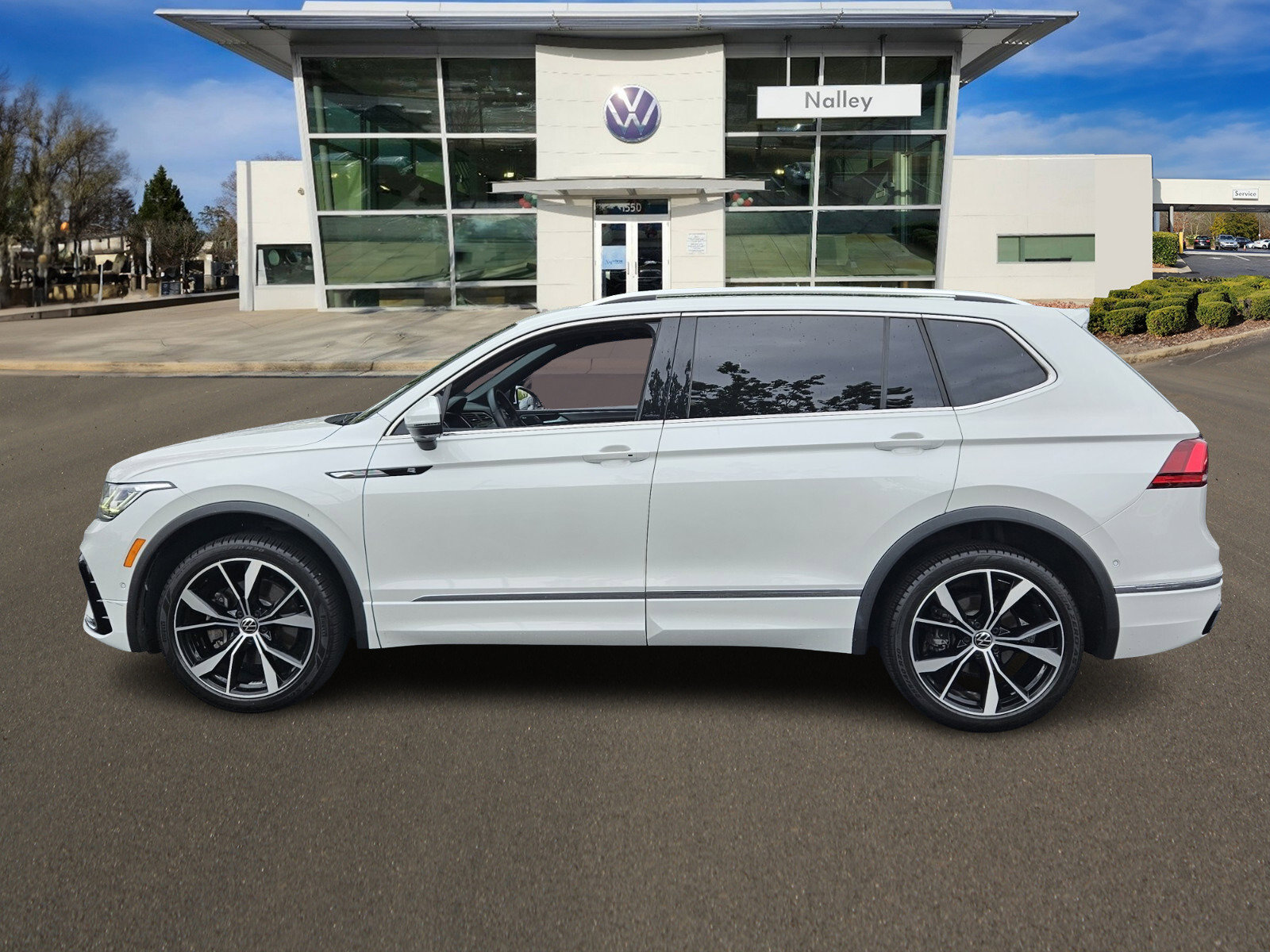 Used 2022 Volkswagen Tiguan SEL R-LINE with VIN 3VV4B7AX7NM084128 for sale in Alpharetta, GA