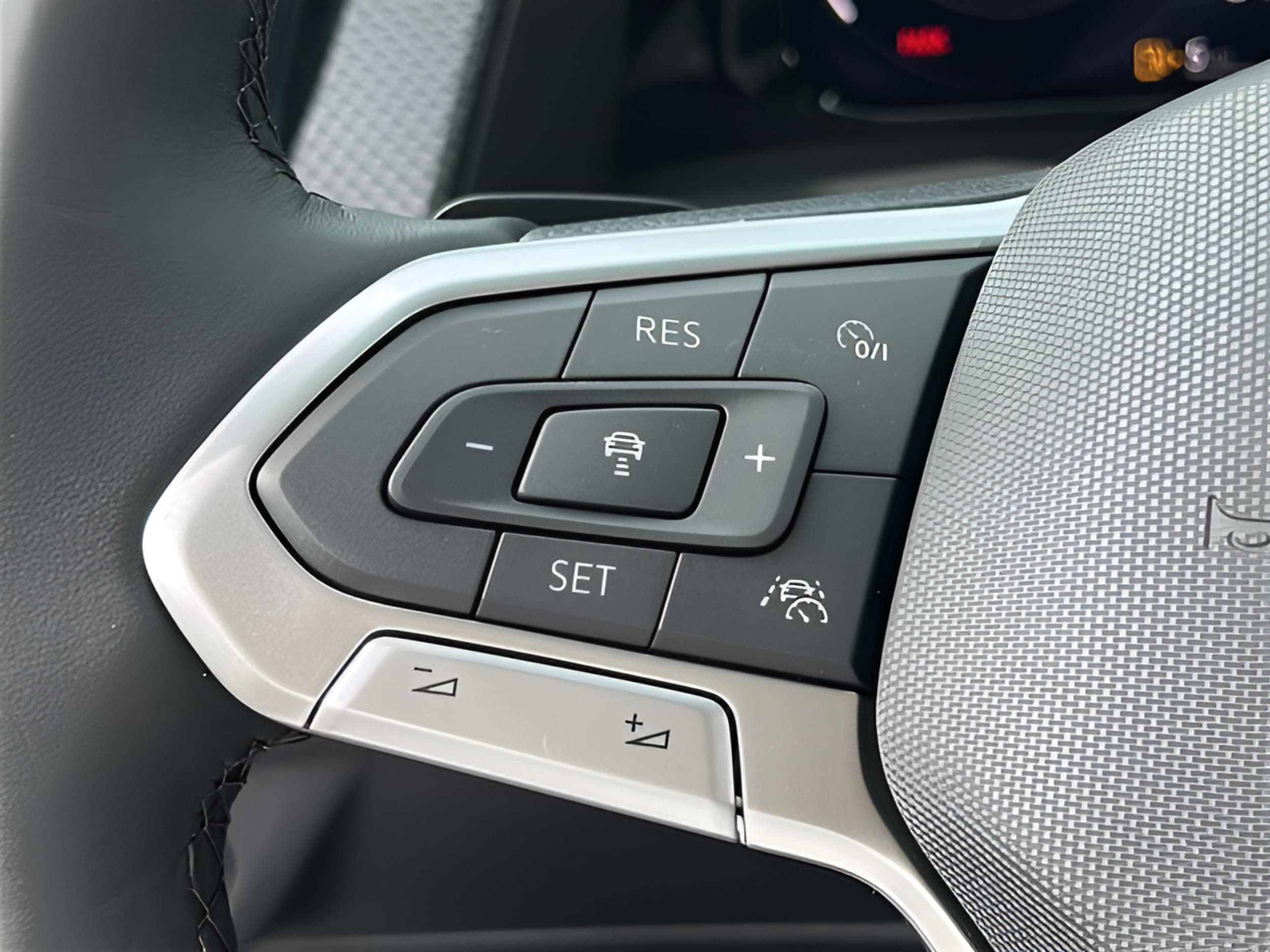 2026 Volkswagen Atlas Cross Sport SEL Premium R-LINE - Photo 18