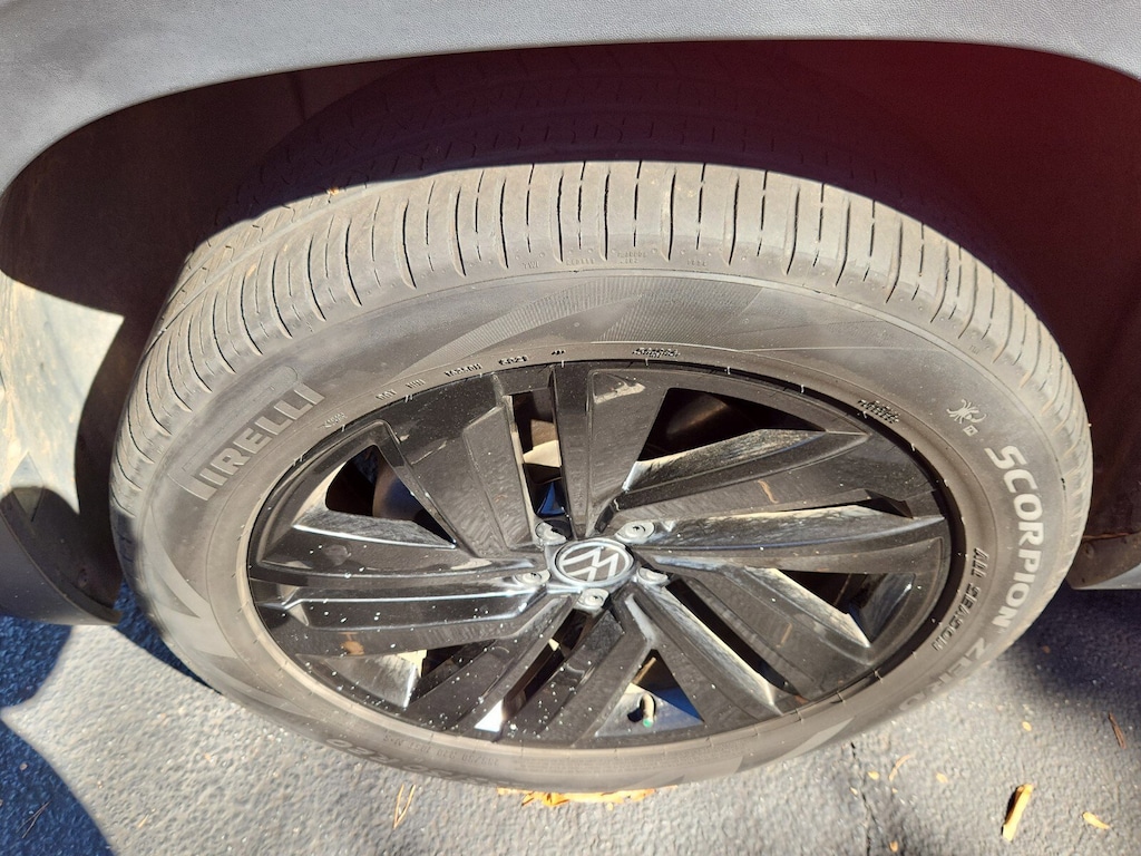 Used 2022 Volkswagen Atlas Cross Sport 3.6L V6 SE w/Technology SUV