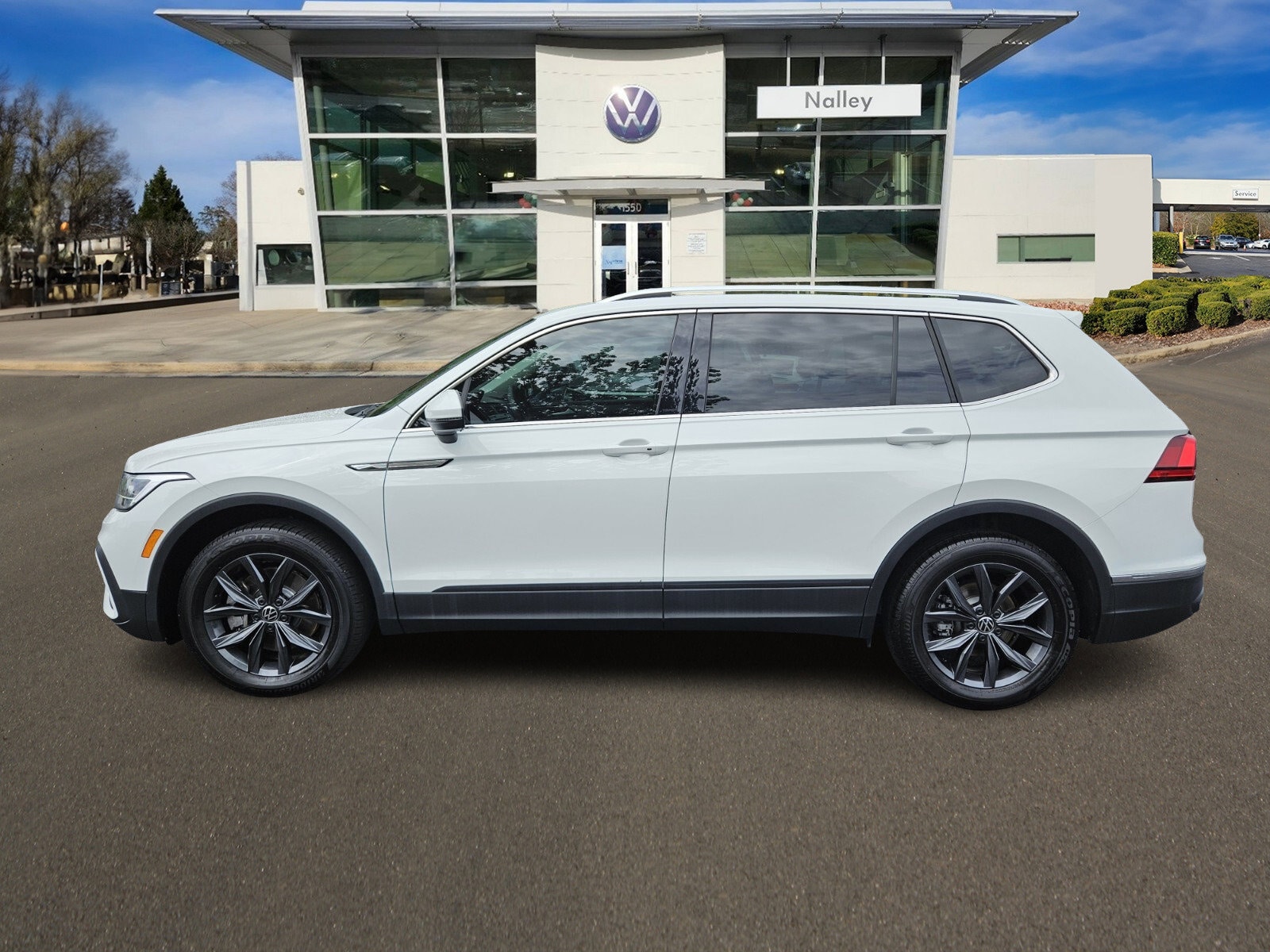 Certified 2024 Volkswagen Tiguan SE with VIN 3VVNB7AX7RM030662 for sale in Alpharetta, GA