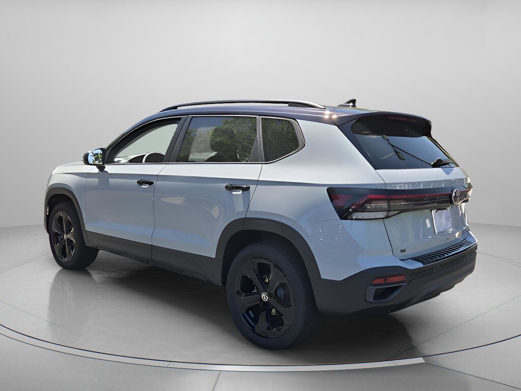 New 2026 Volkswagen Taos 1.5T SE Black SUV
