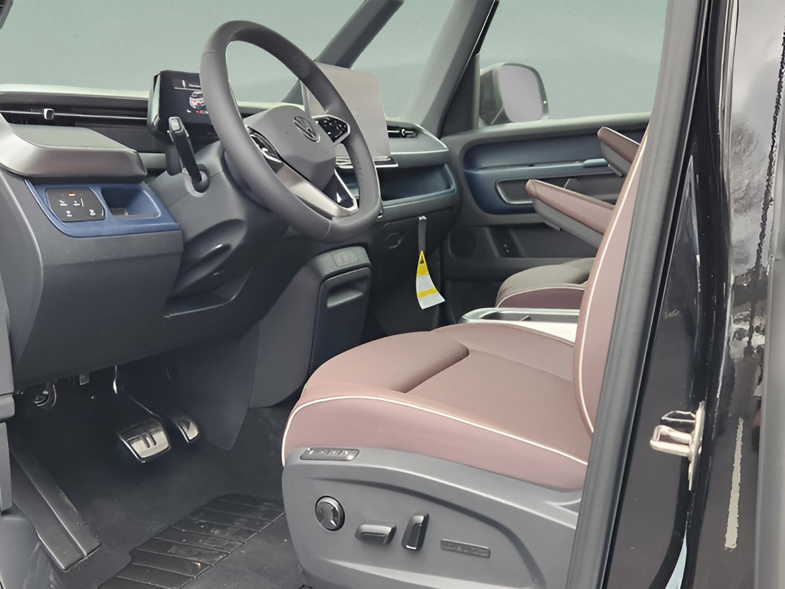 2025 Volkswagen ID. Buzz PRO S - Photo 11