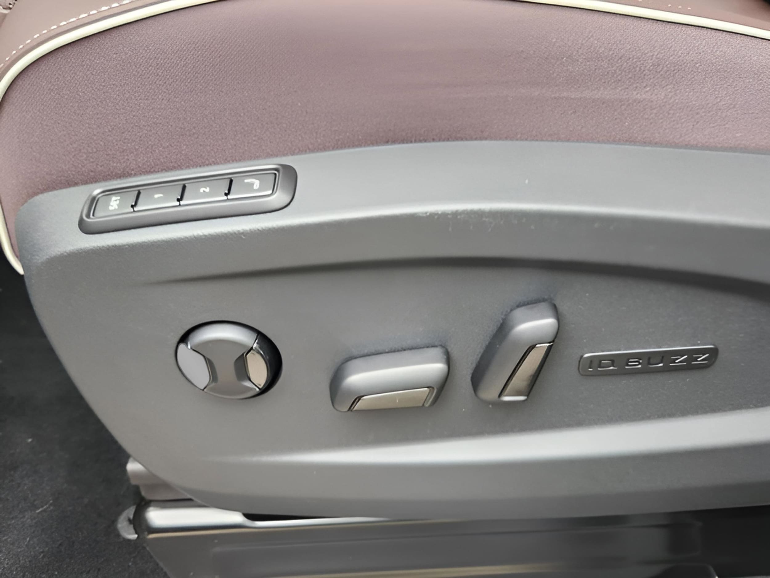 2025 Volkswagen ID. Buzz PRO S - Photo 13