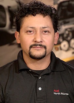 Staff member Juan Calles from ID_99f0e65a4367