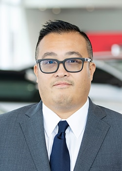 Staff member Richard Yam from ID_26fc3c34dc8a