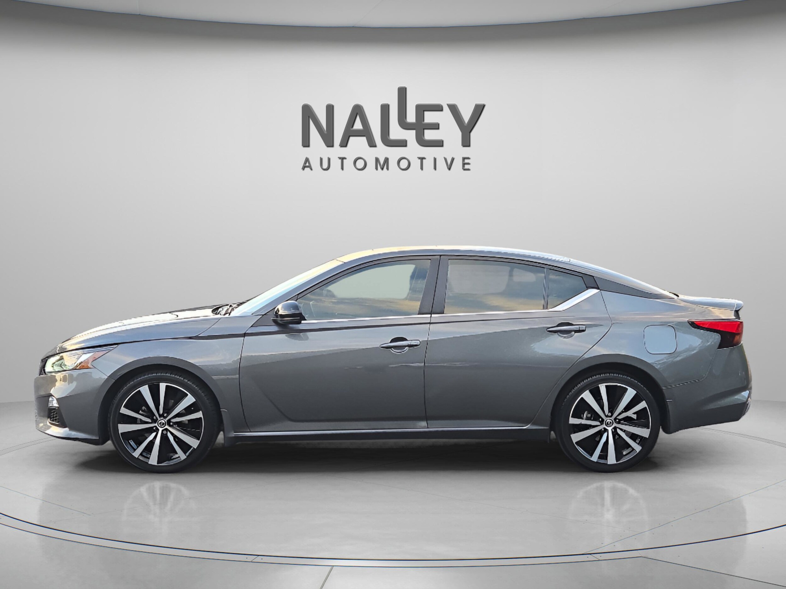 2019 Nissan Altima 2.5 SR photo 2