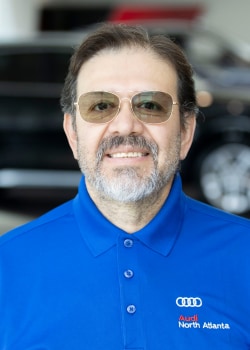 Staff member Armando Chavez from ID_eb9c7f782ac6