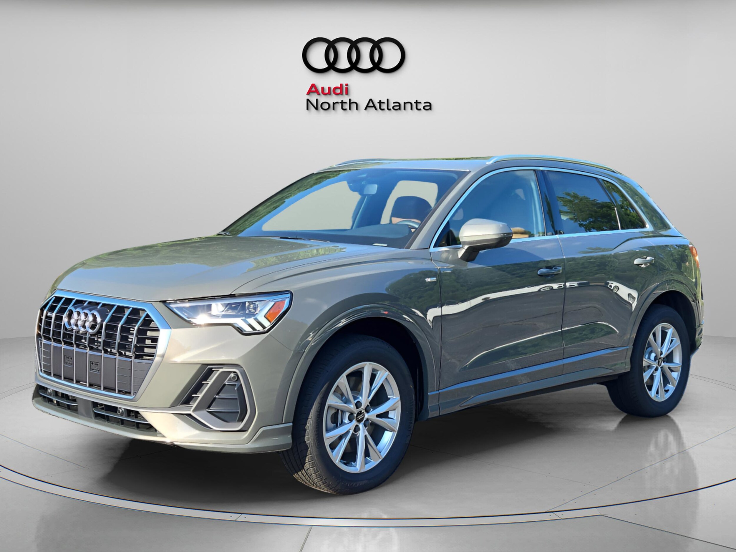 2025 Audi Q3 45 TFSI S line Premium Plus photo 3