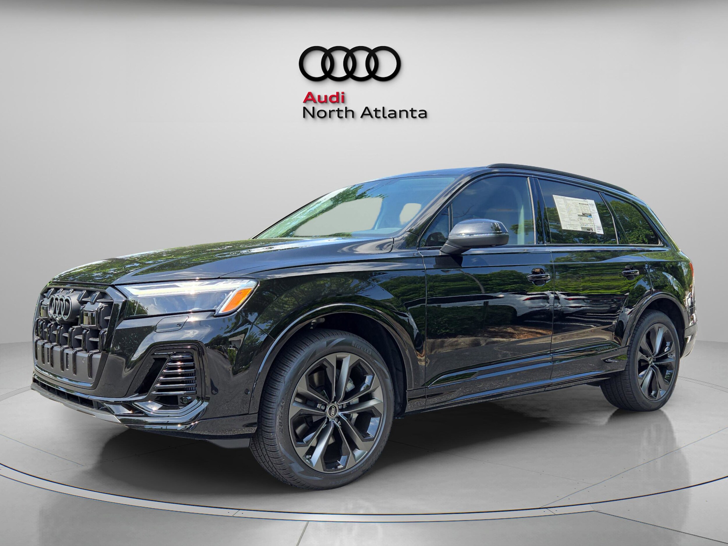 2025 Audi Q7 55 Premium Plus photo 2