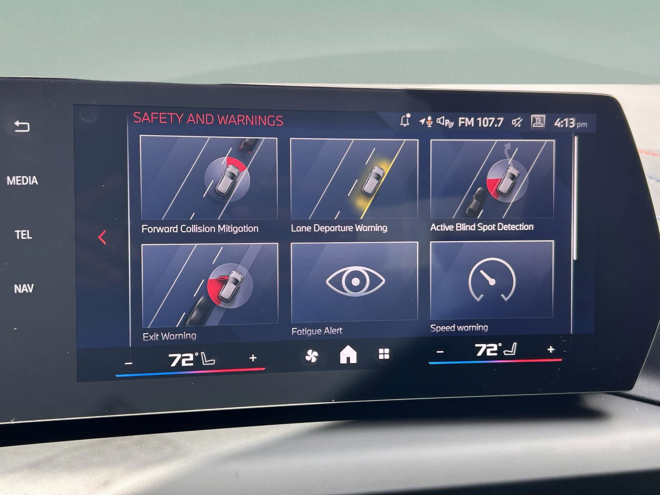 2025 BMW 2 Series M235 - Photo 25