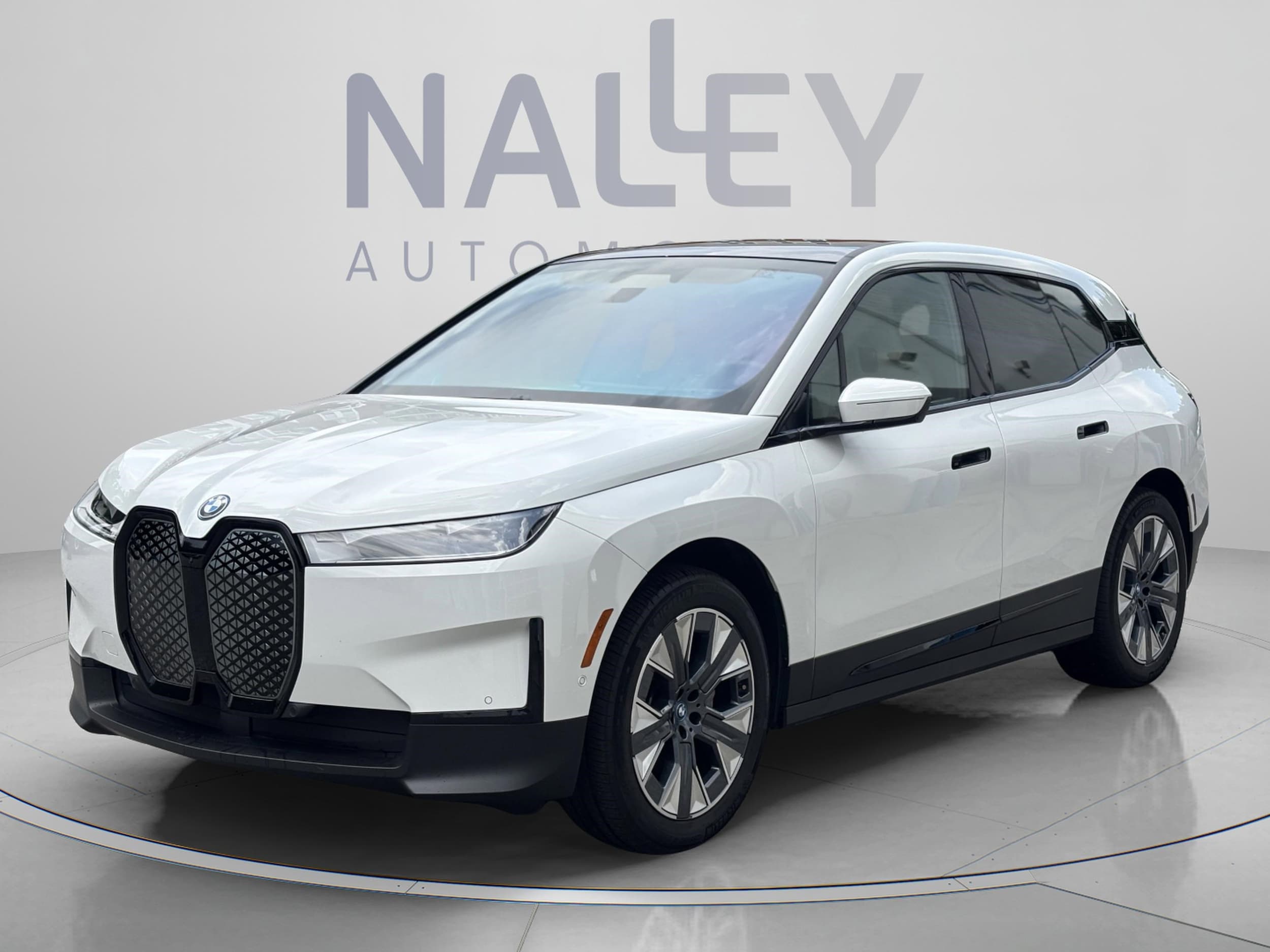 2025 BMW iX xDrive50's photo