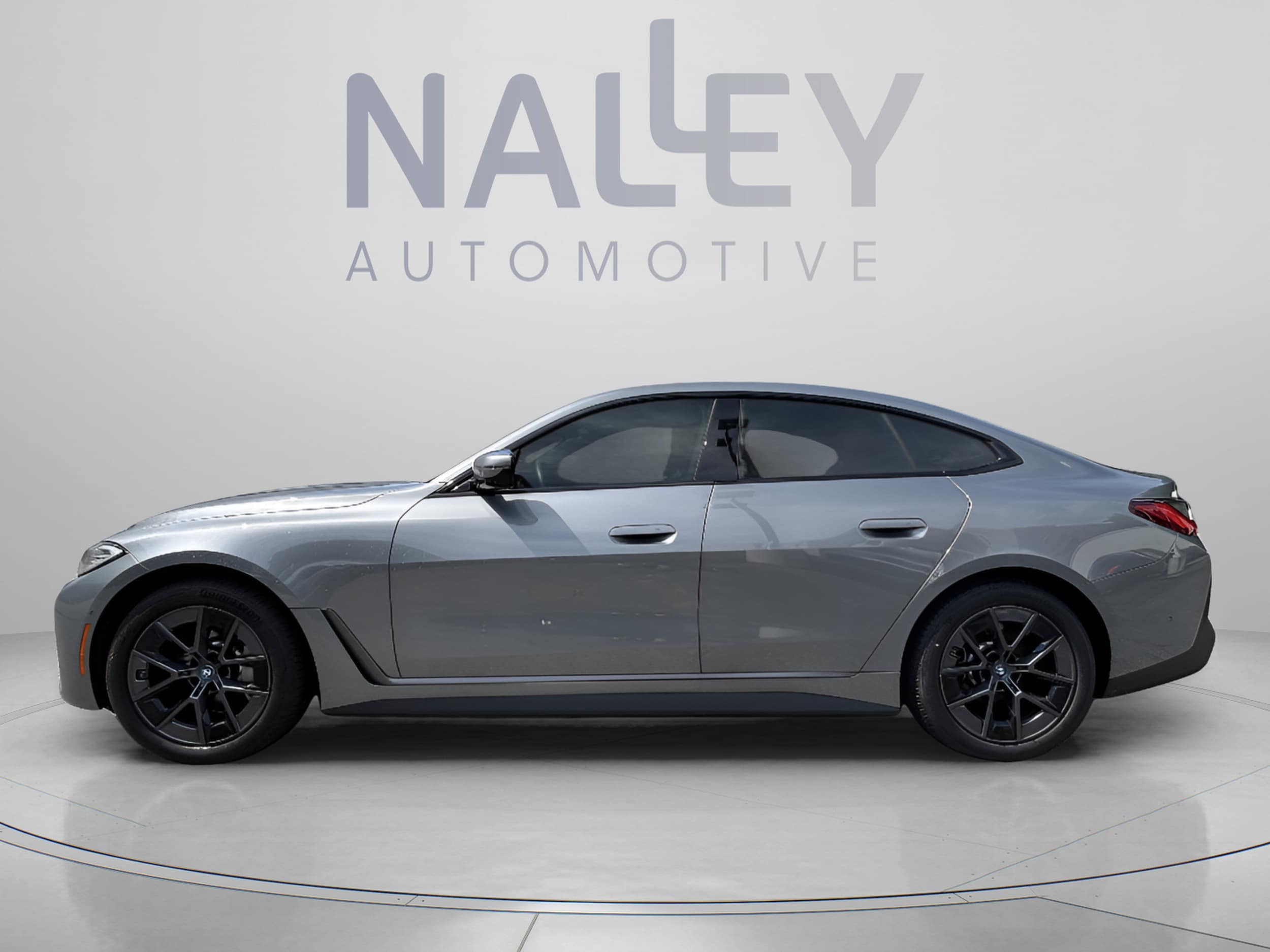 2023 BMW i4 eDrive35's photo