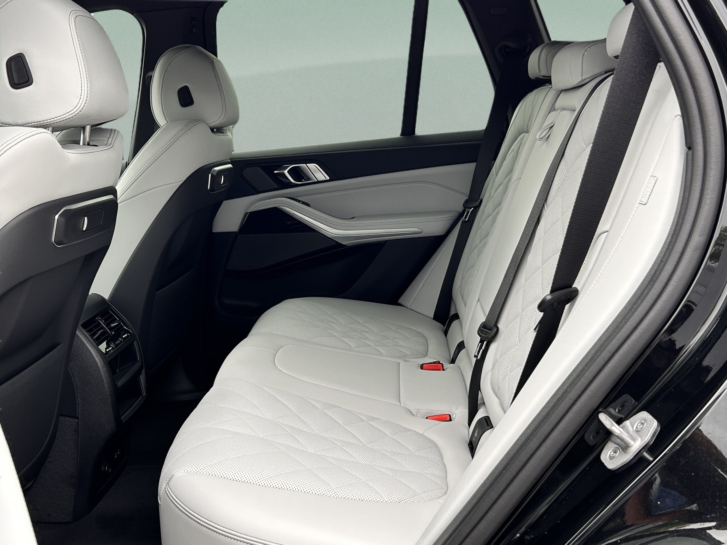 2026 BMW X5 40i - Photo 27
