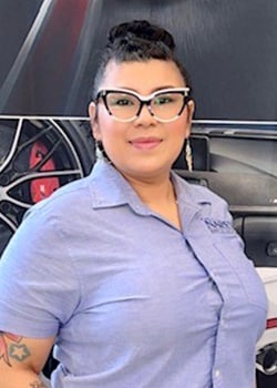 Staff member Teresita Rios from ID_1bf9ec159949