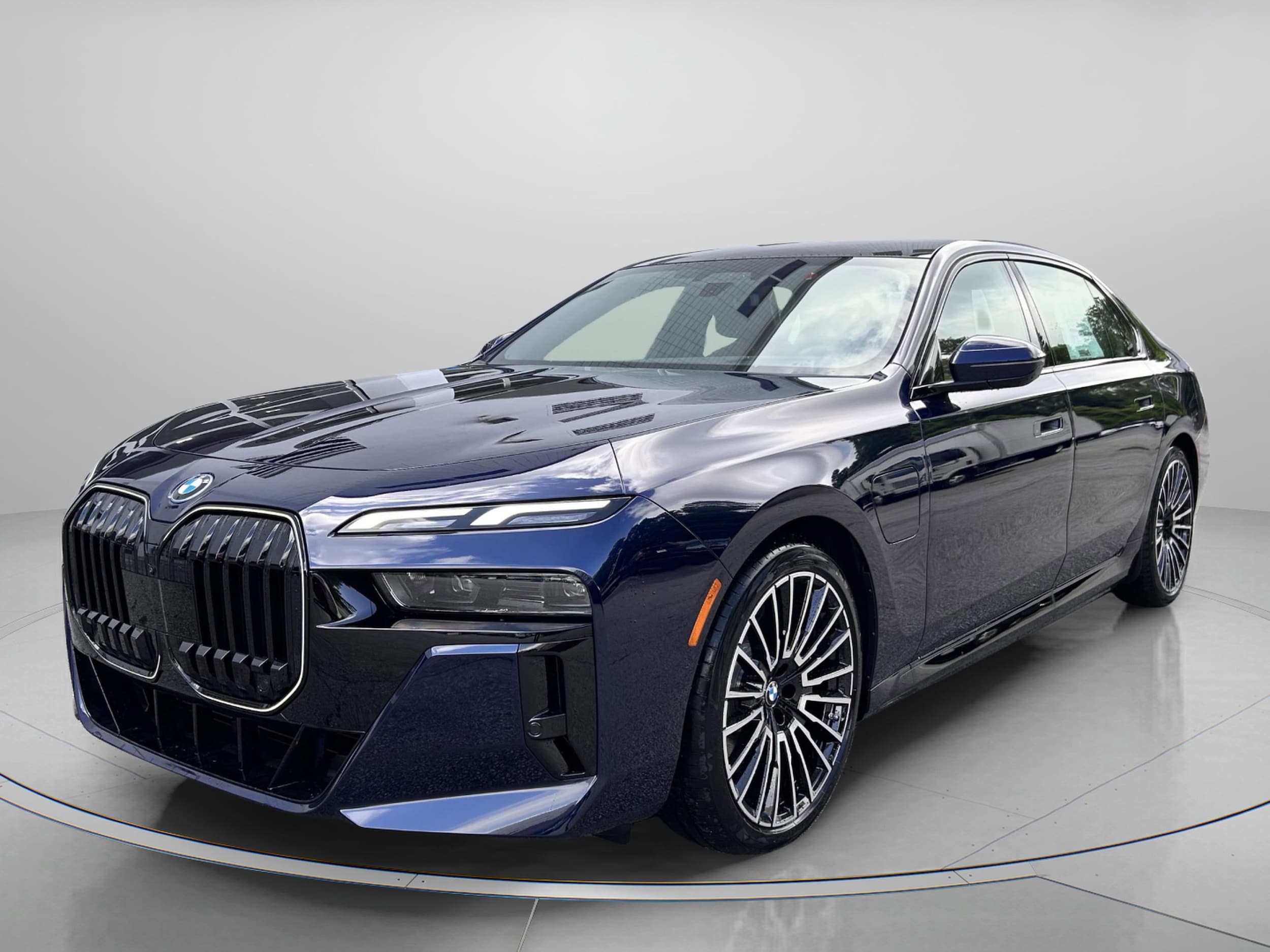 2025 BMW 750e xDrive