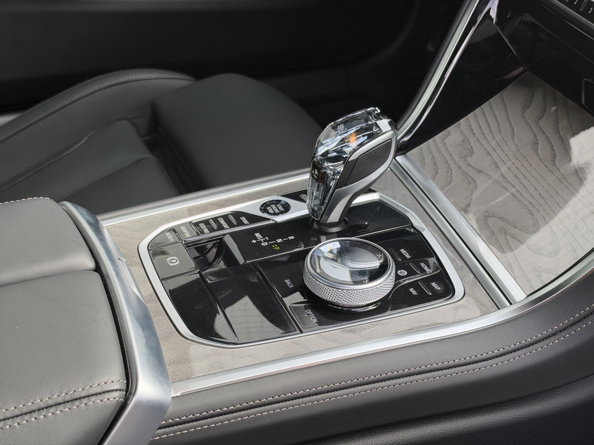 2026 BMW 8 Series 840i - Photo 24