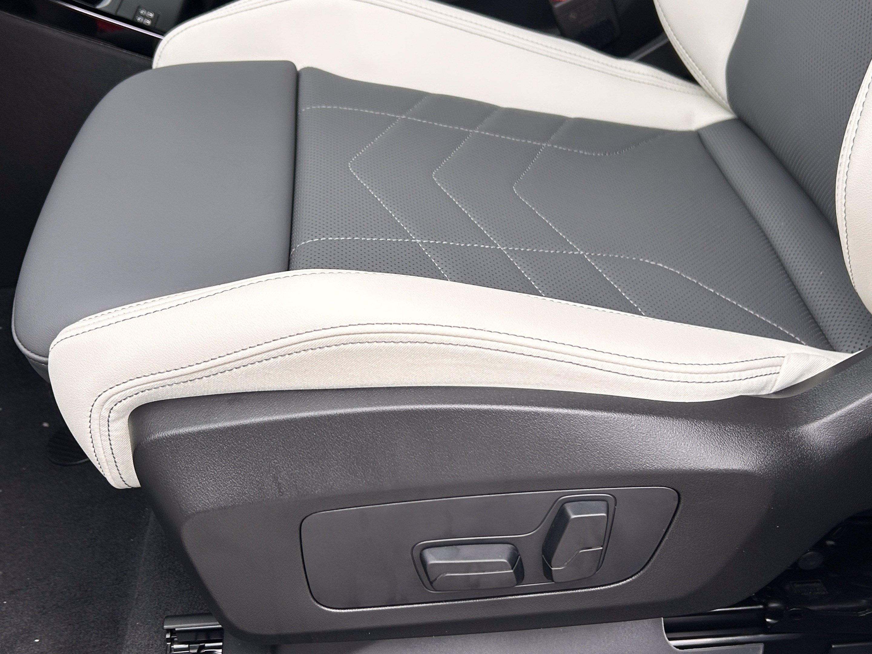 2026 BMW X2 28i - Photo 25