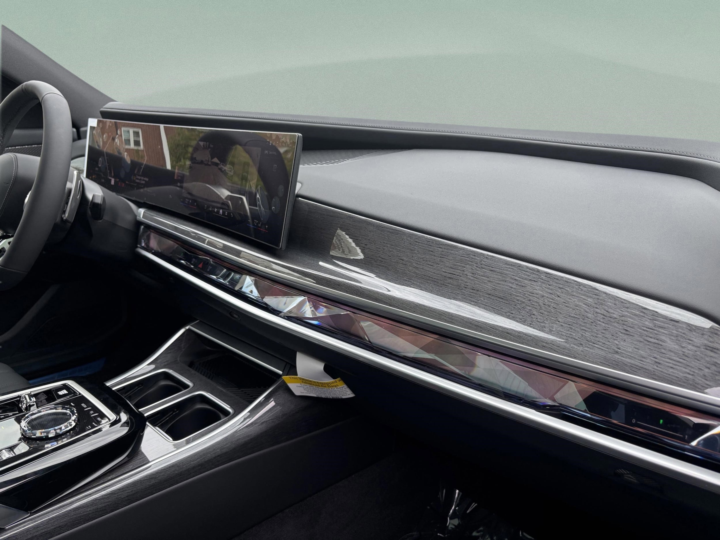 2026 BMW 7 Series 750e - Photo 10