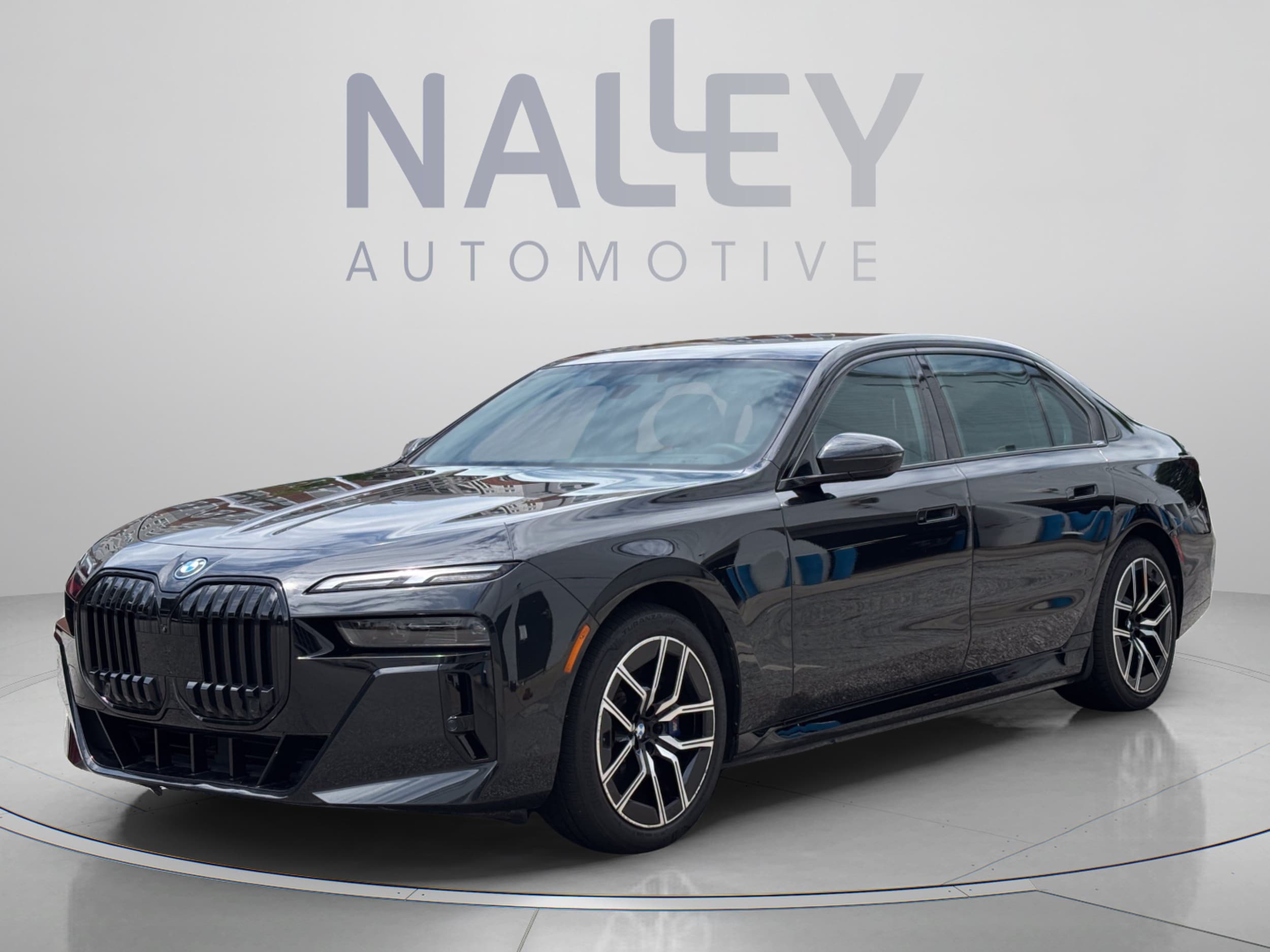 2023 BMW i7 xDrive60's photo