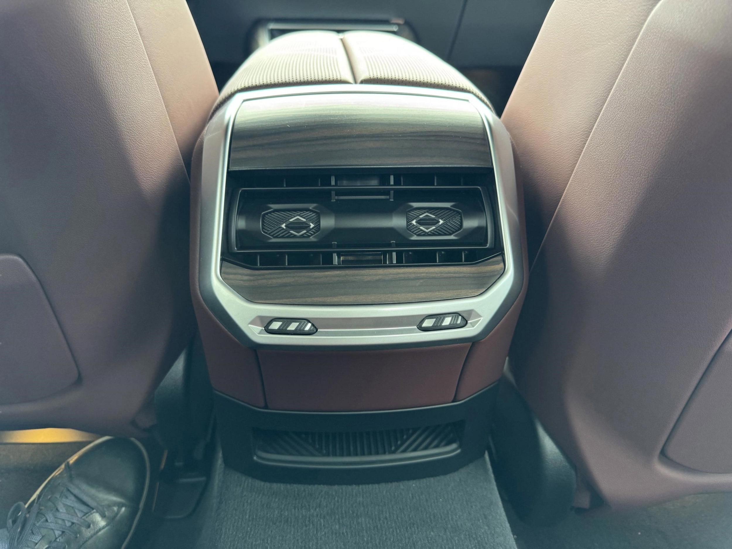 2025 BMW i7 60 - Photo 28