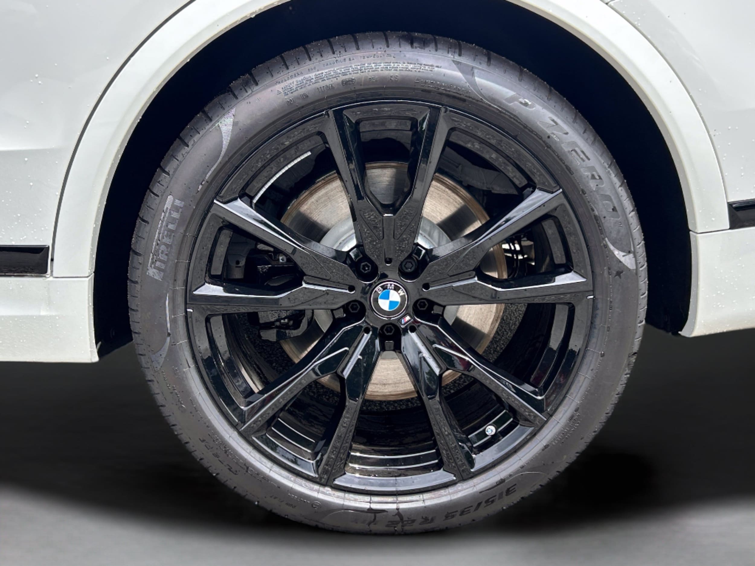 2026 BMW X7 M60i - Photo 41