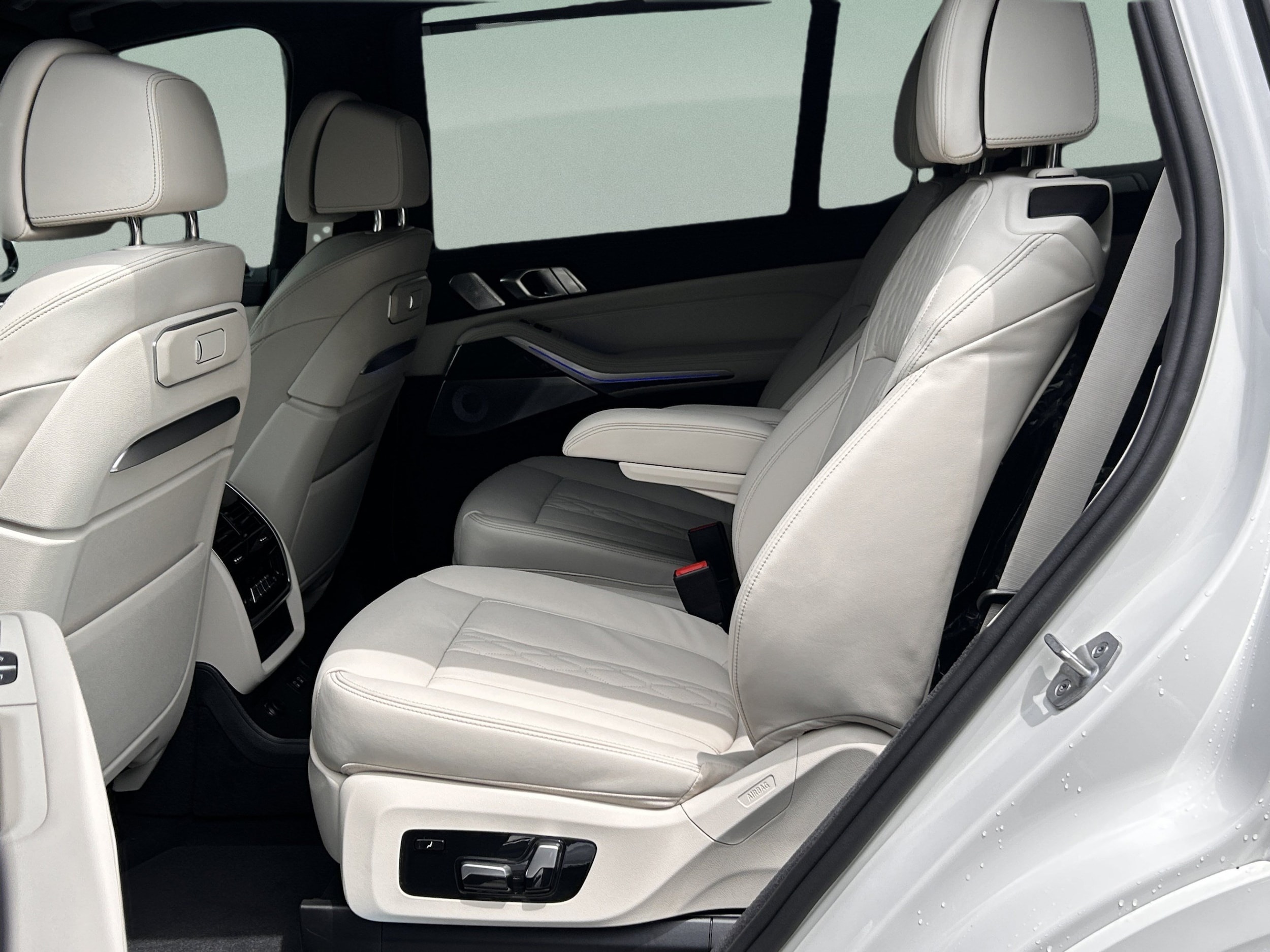 2026 BMW X7 M60i - Photo 11