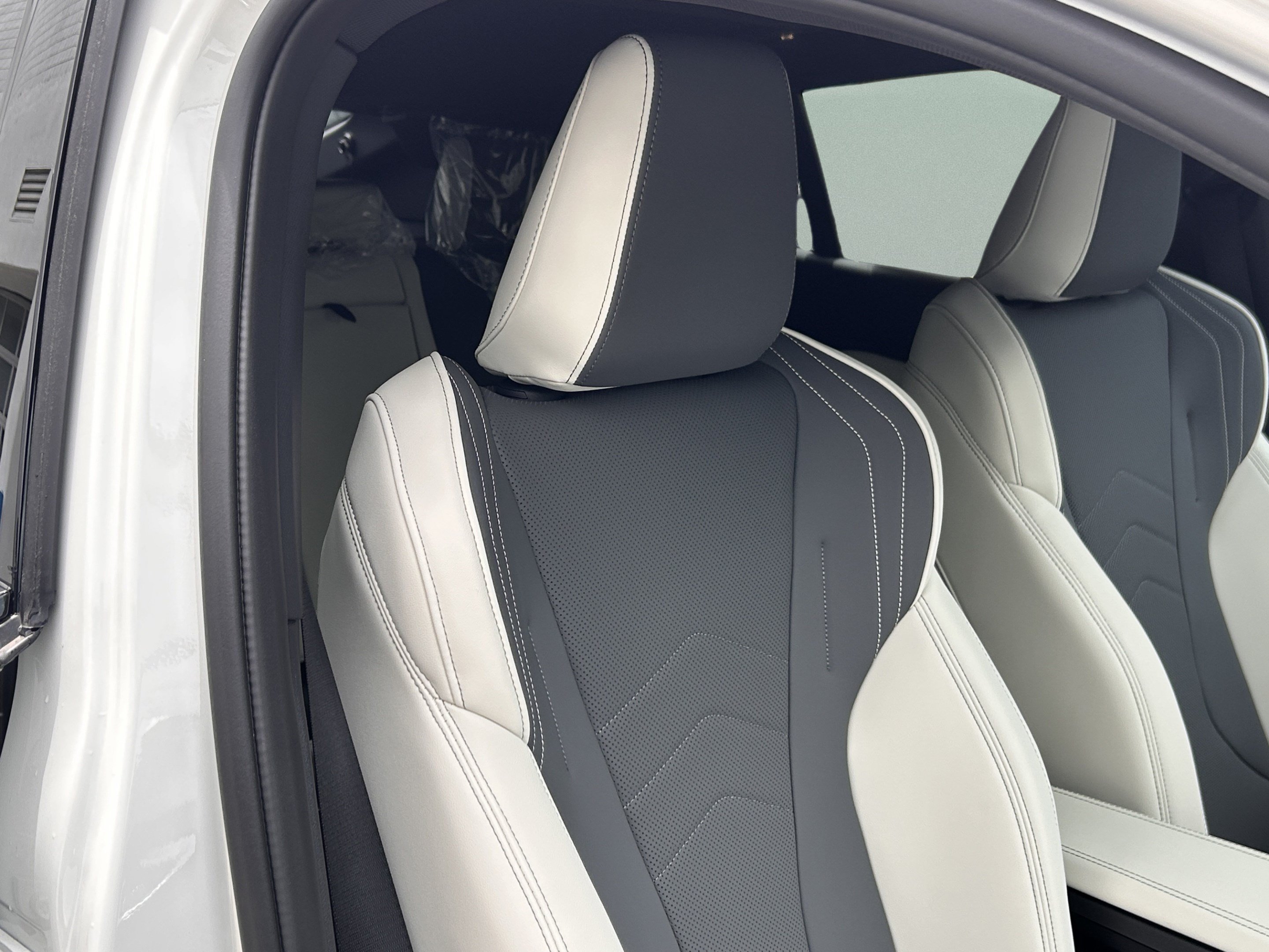 2026 BMW X2 28i - Photo 12